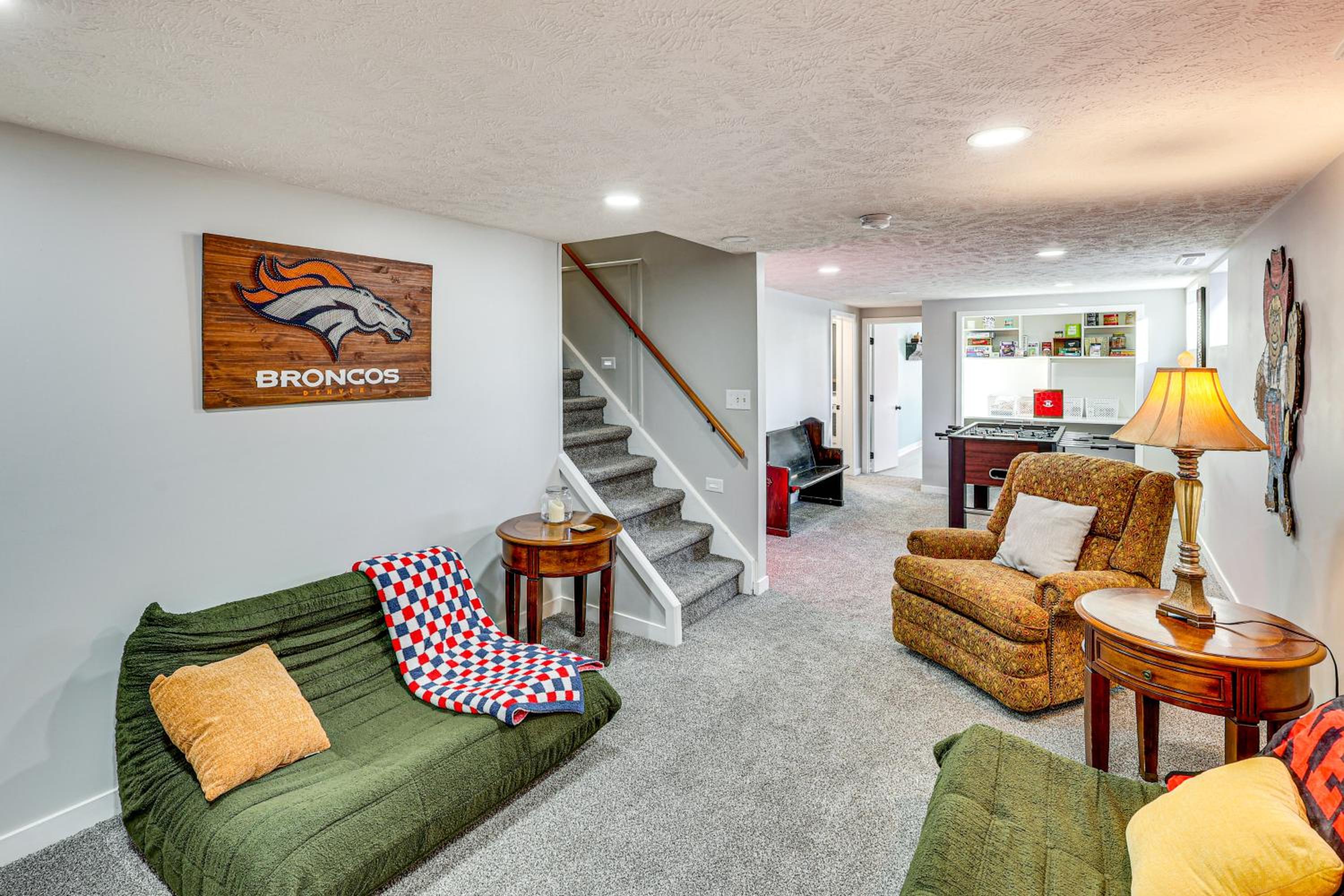Spacious and Family Friendly! Lincoln Home Near Dtwn