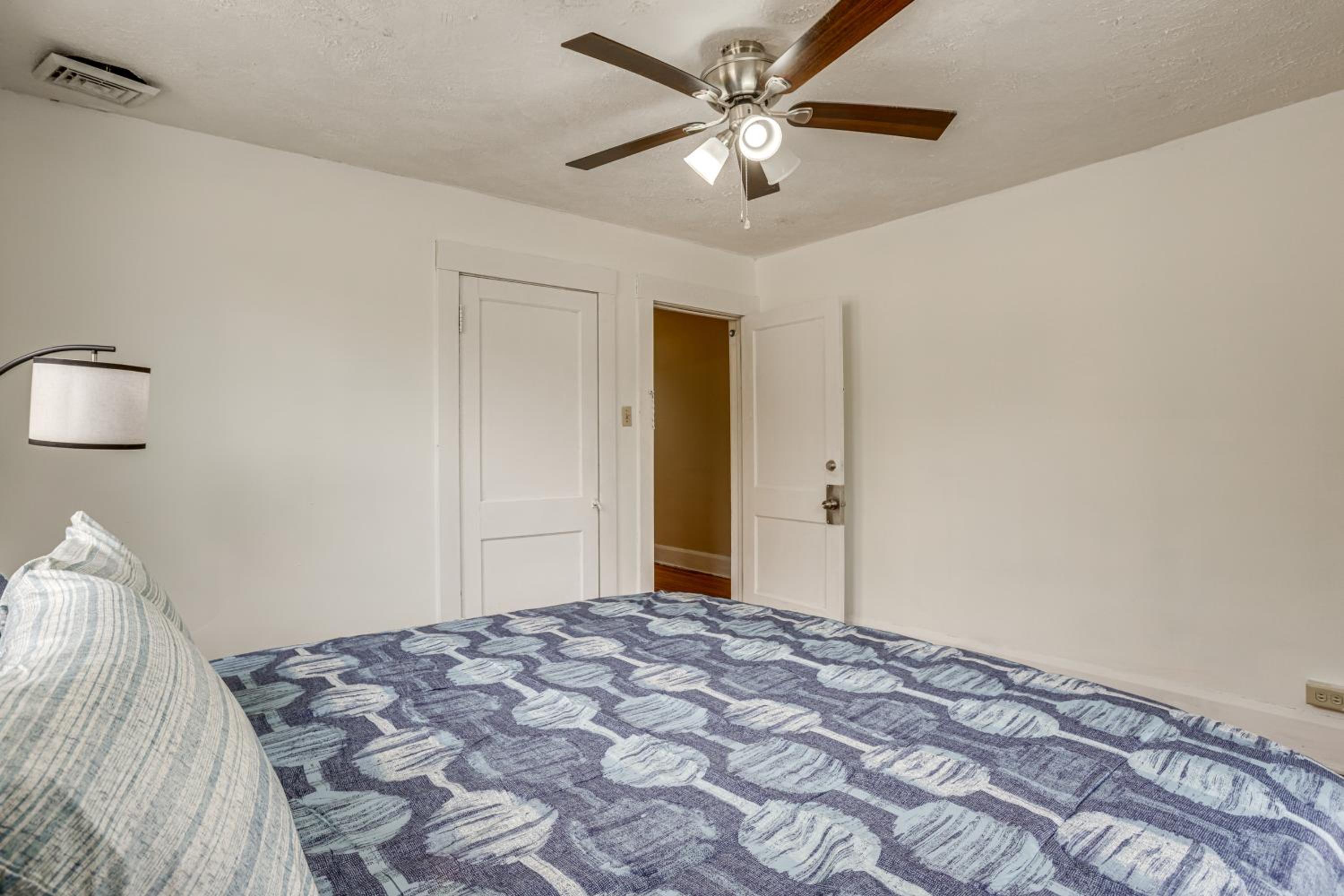 Near University Ave! Pet-Friendly 3BR with Foosball!