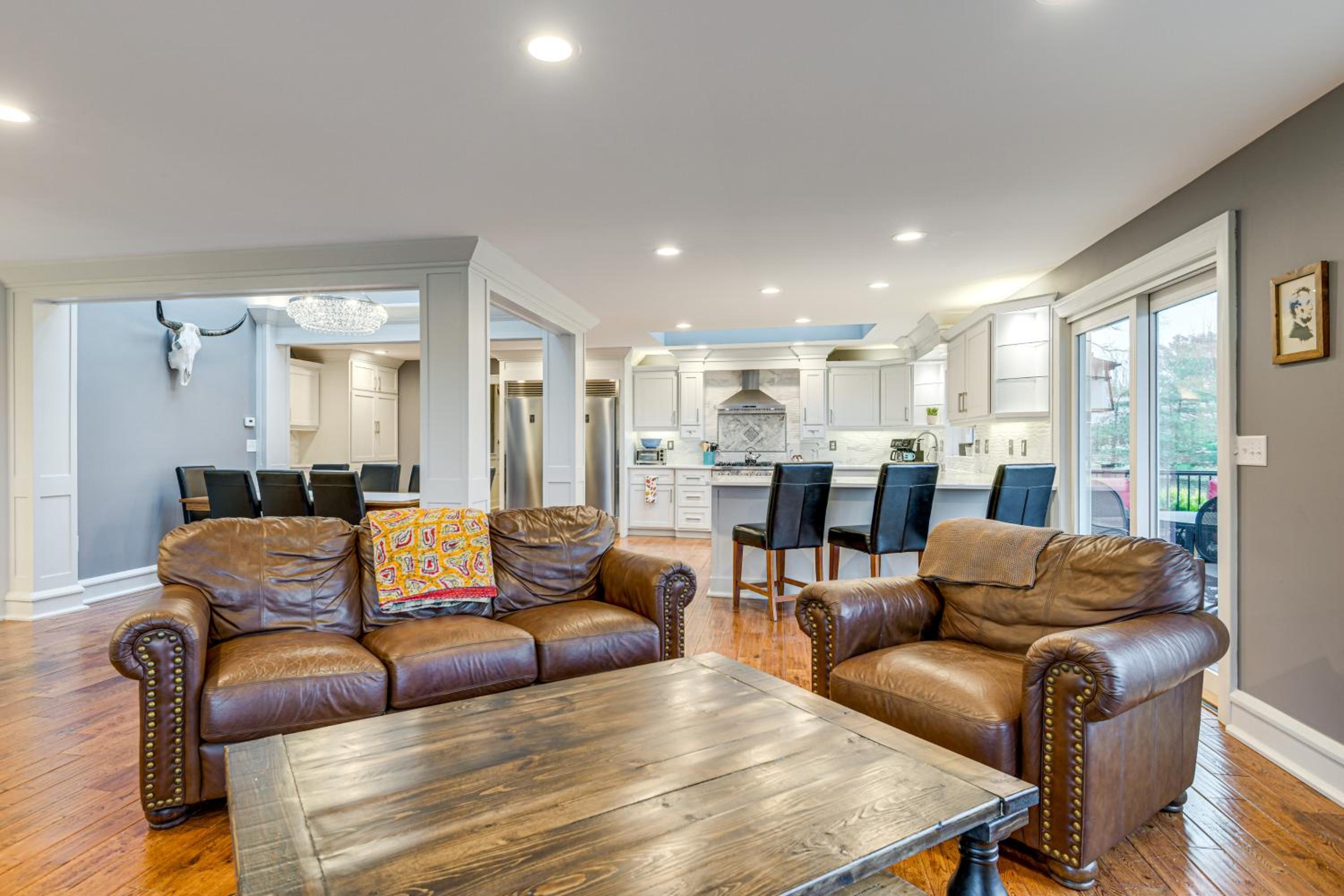Great for Groups Home 3 Mi to Dtwn Springfield!
