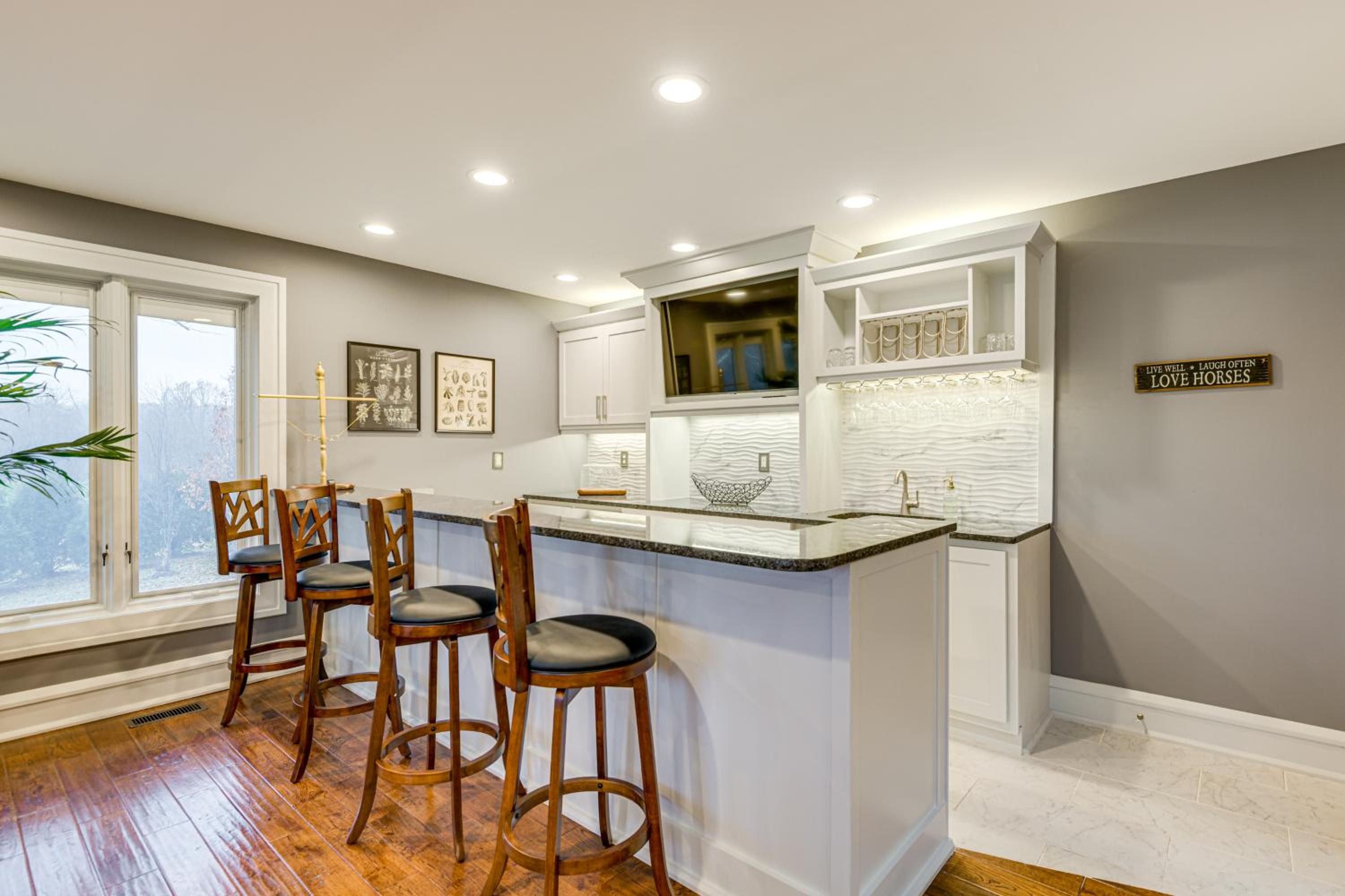 Great for Groups Home 3 Mi to Dtwn Springfield!