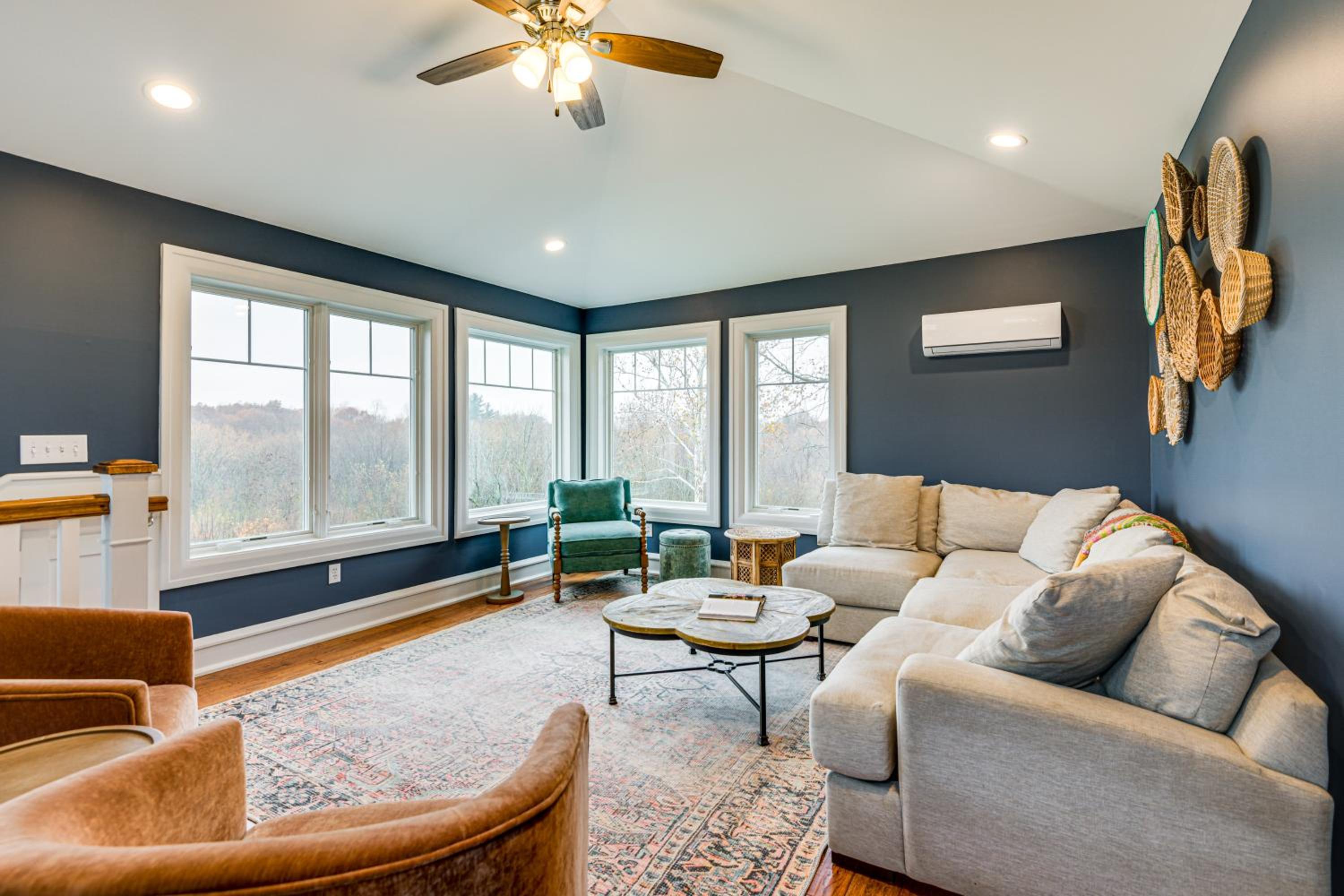 Great for Groups Home 3 Mi to Dtwn Springfield!