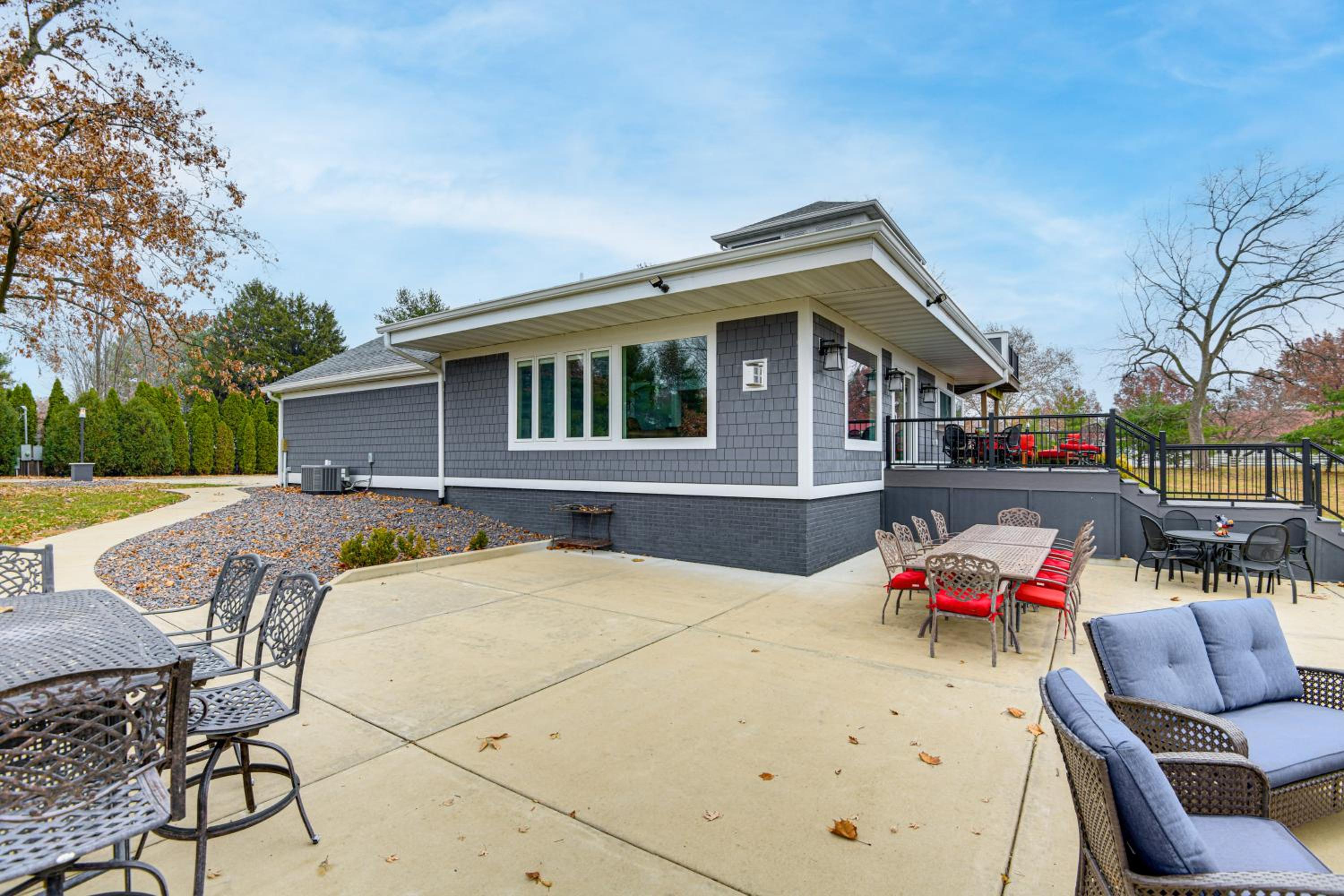 Great for Groups Home 3 Mi to Dtwn Springfield!