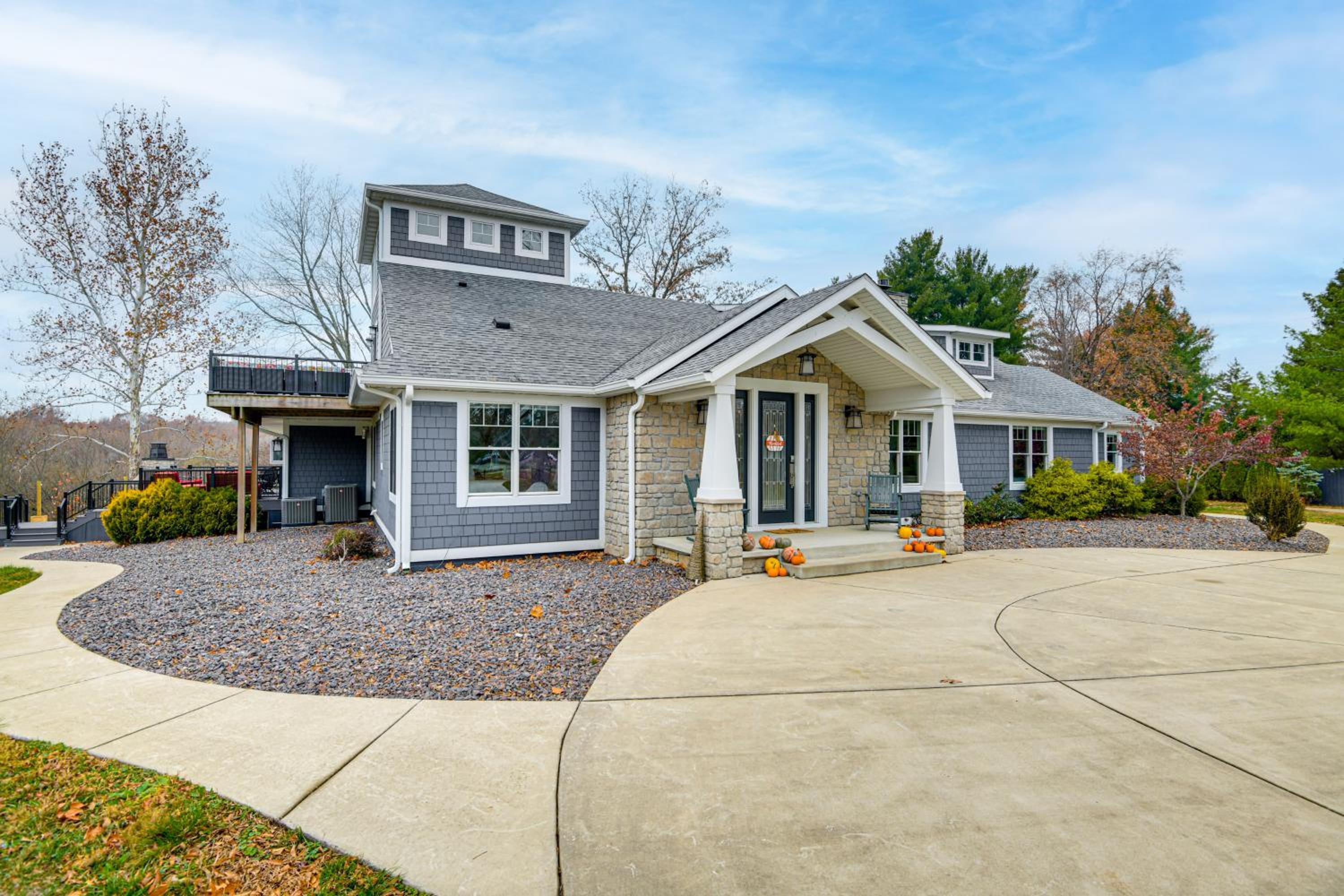 Great for Groups Home 3 Mi to Dtwn Springfield!