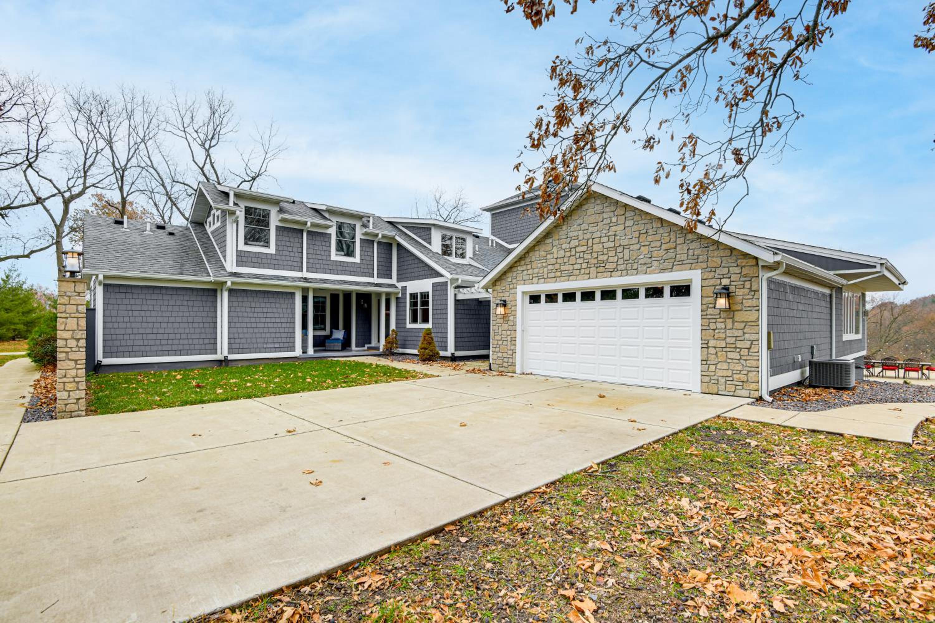 Great for Groups Home 3 Mi to Dtwn Springfield!