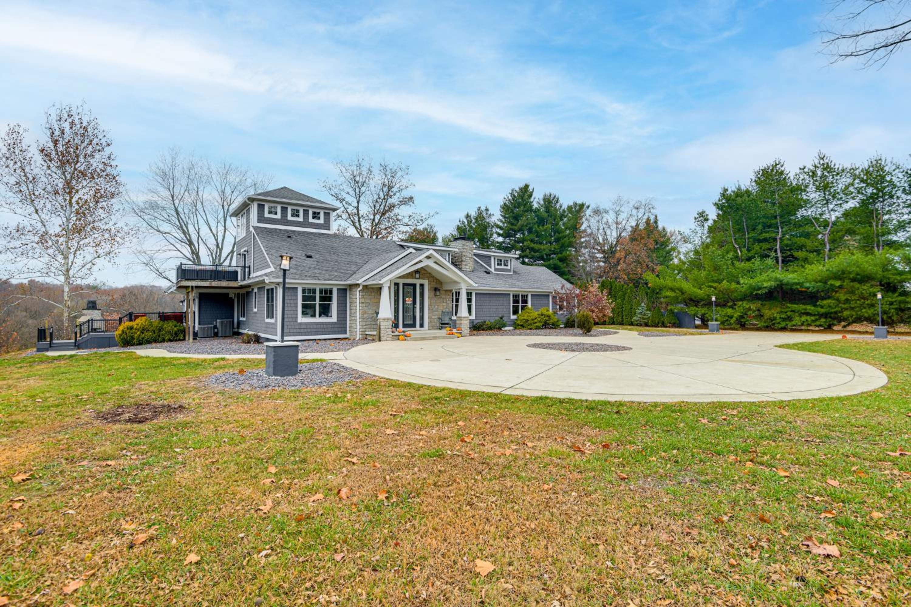Great for Groups Home 3 Mi to Dtwn Springfield!