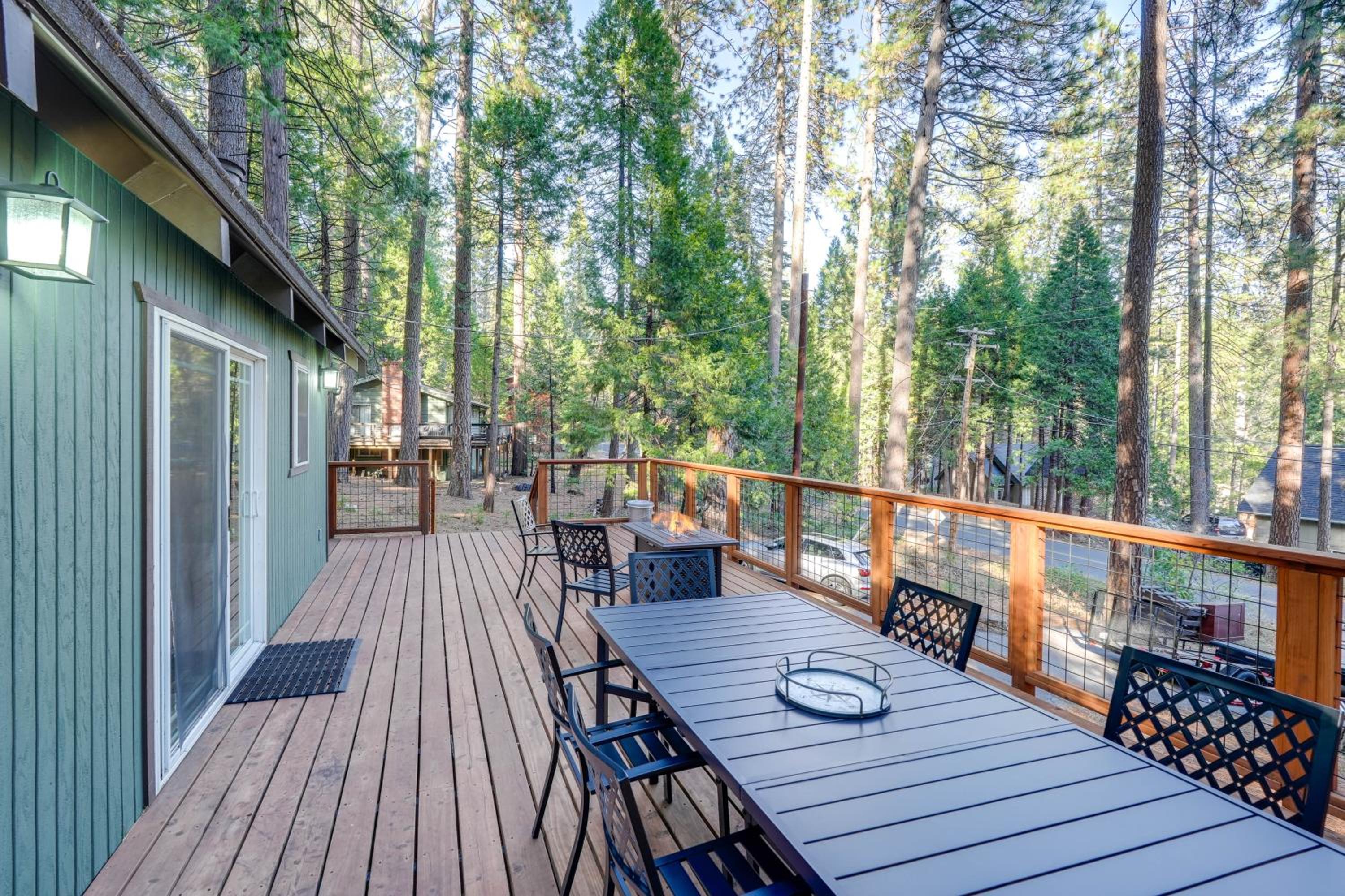 3 Mi to Calaveras Big Trees Group-Ready Mtn Cabin
