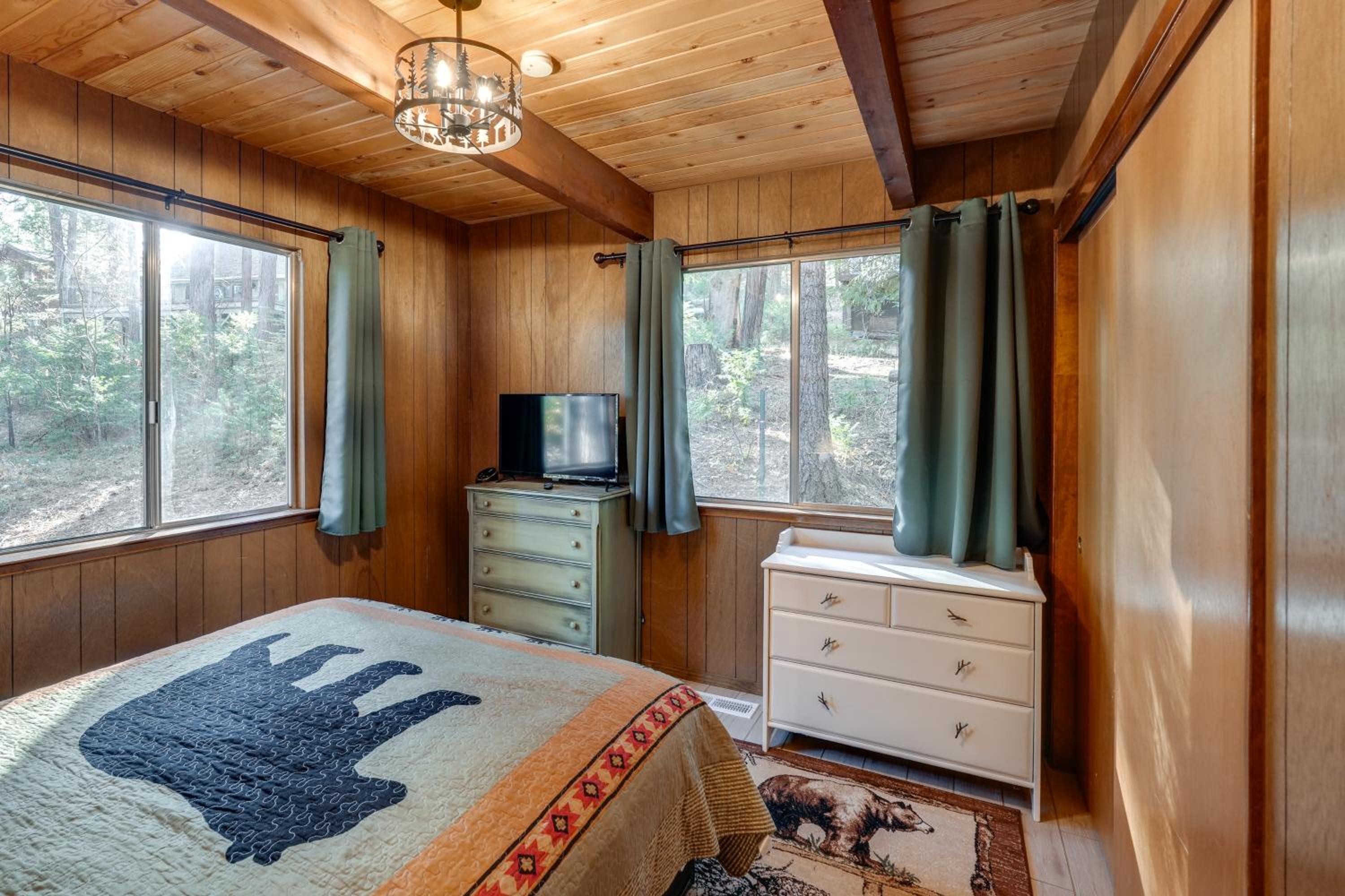 3 Mi to Calaveras Big Trees Group-Ready Mtn Cabin