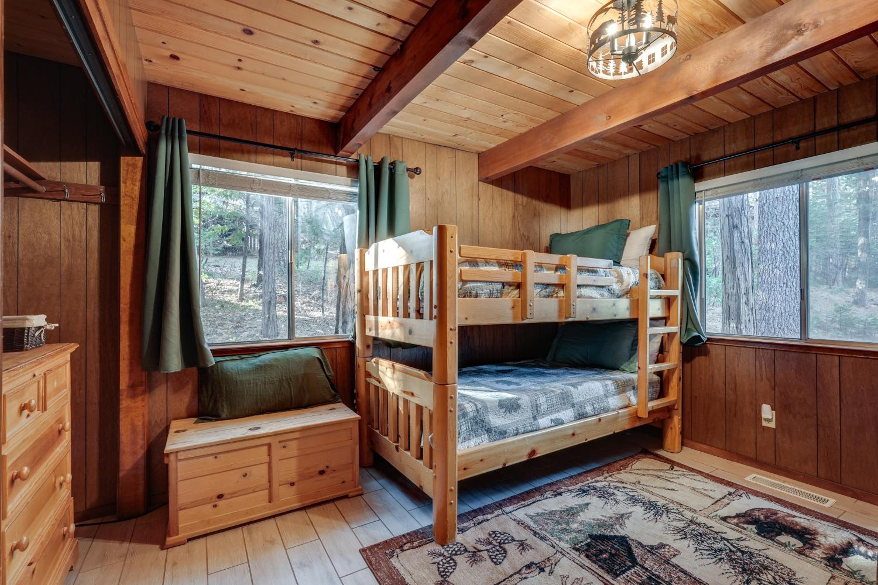 3 Mi to Calaveras Big Trees Group-Ready Mtn Cabin