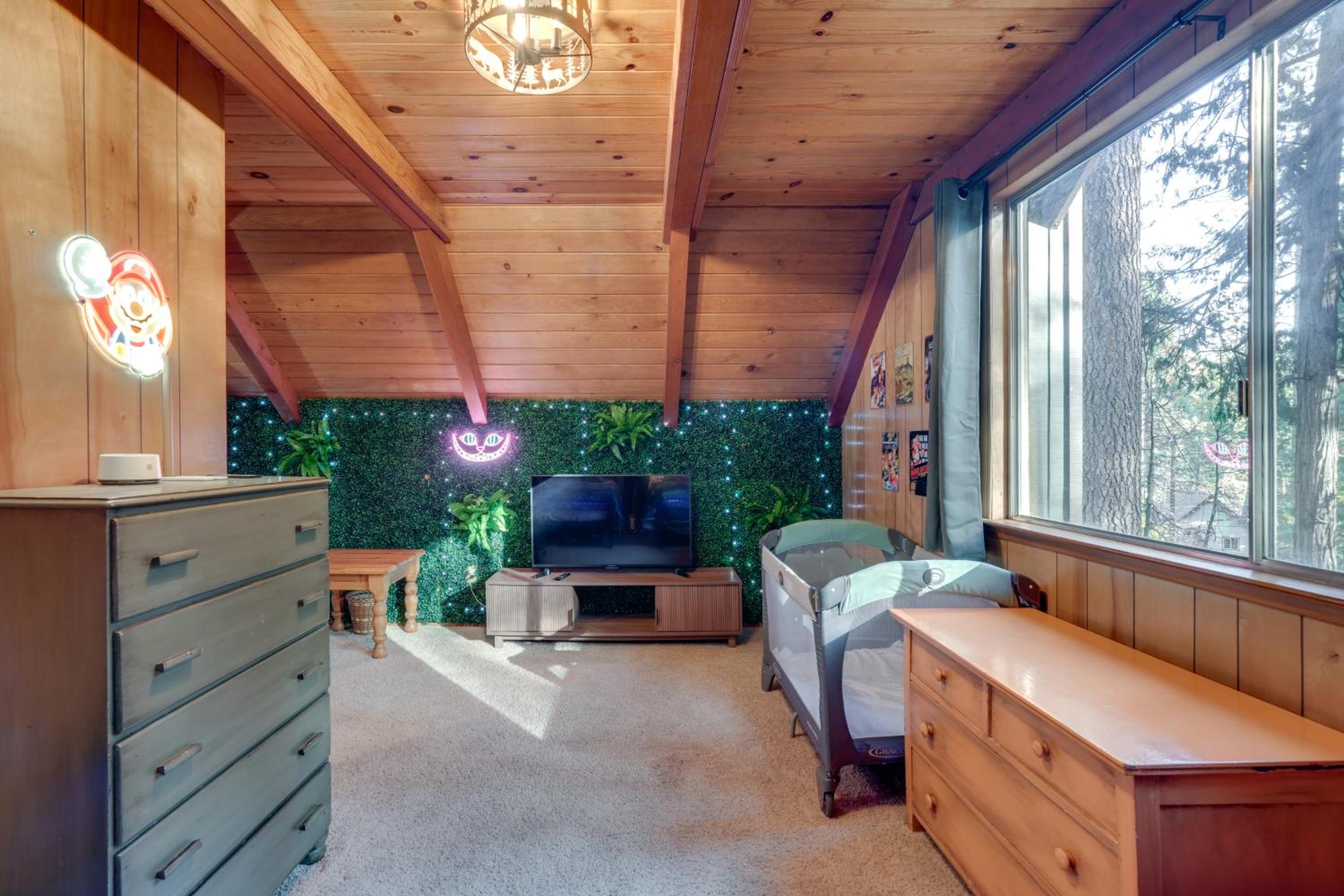 3 Mi to Calaveras Big Trees Group-Ready Mtn Cabin