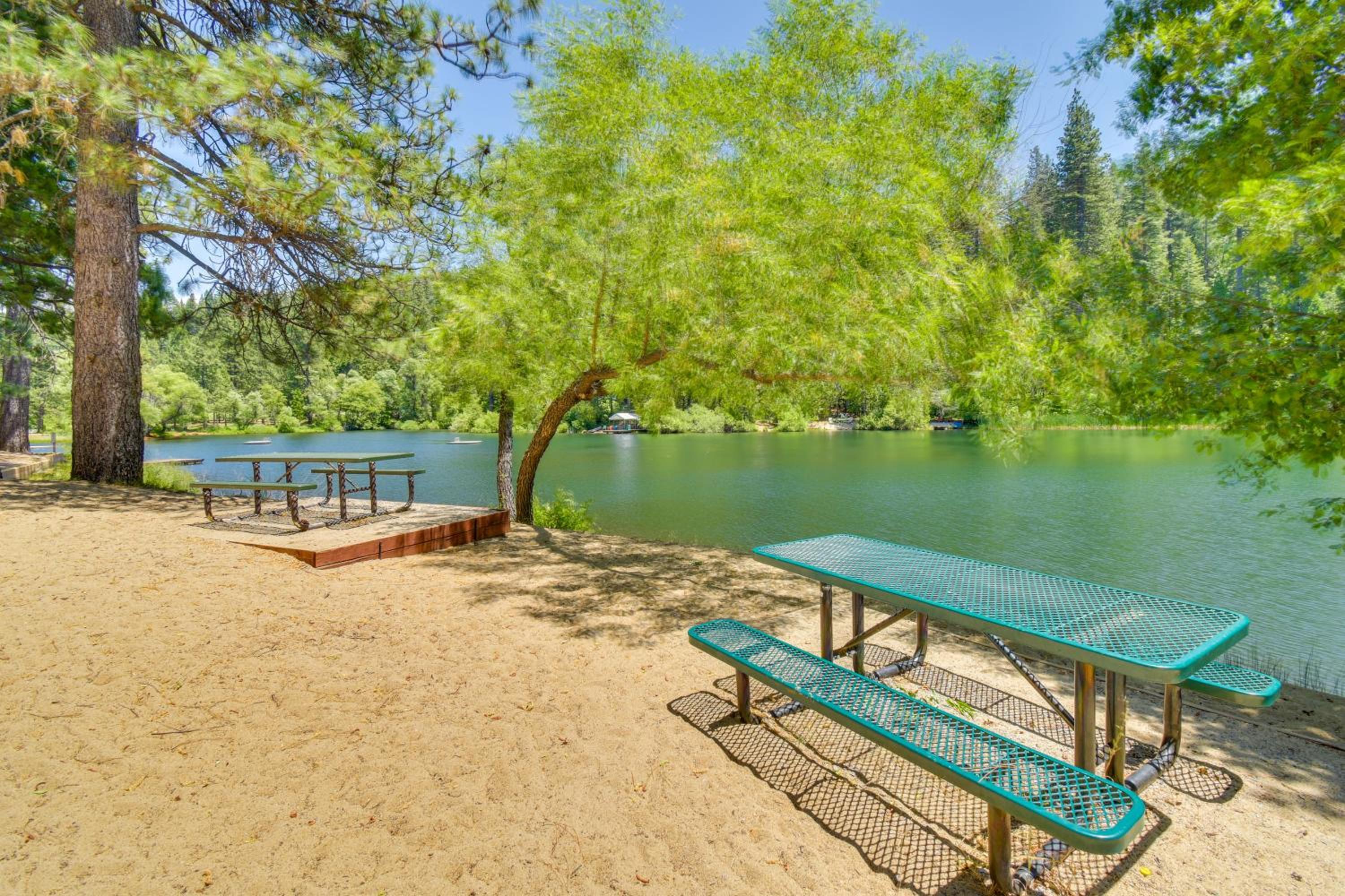 3 Mi to Calaveras Big Trees Group-Ready Mtn Cabin