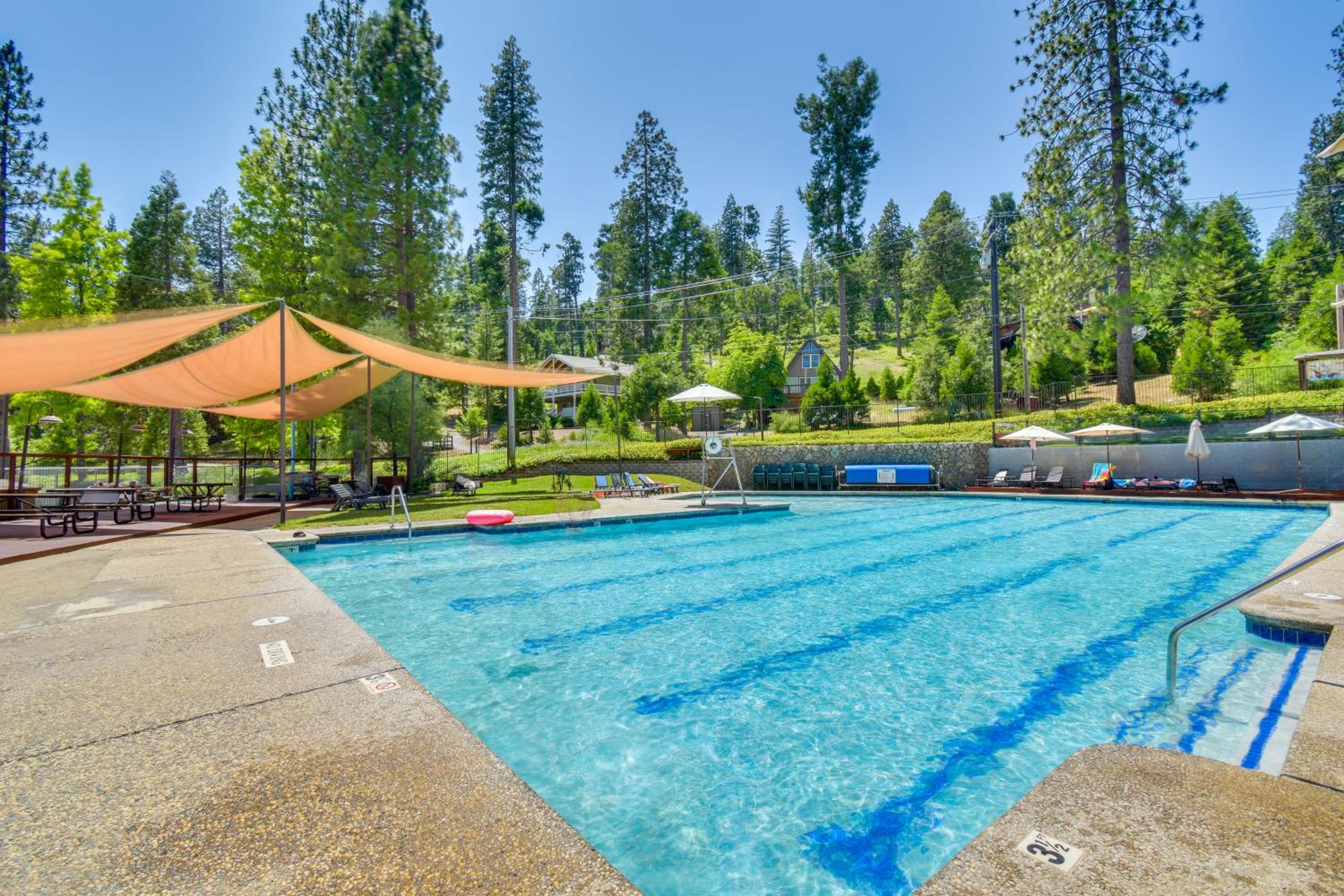 3 Mi to Calaveras Big Trees Group-Ready Mtn Cabin