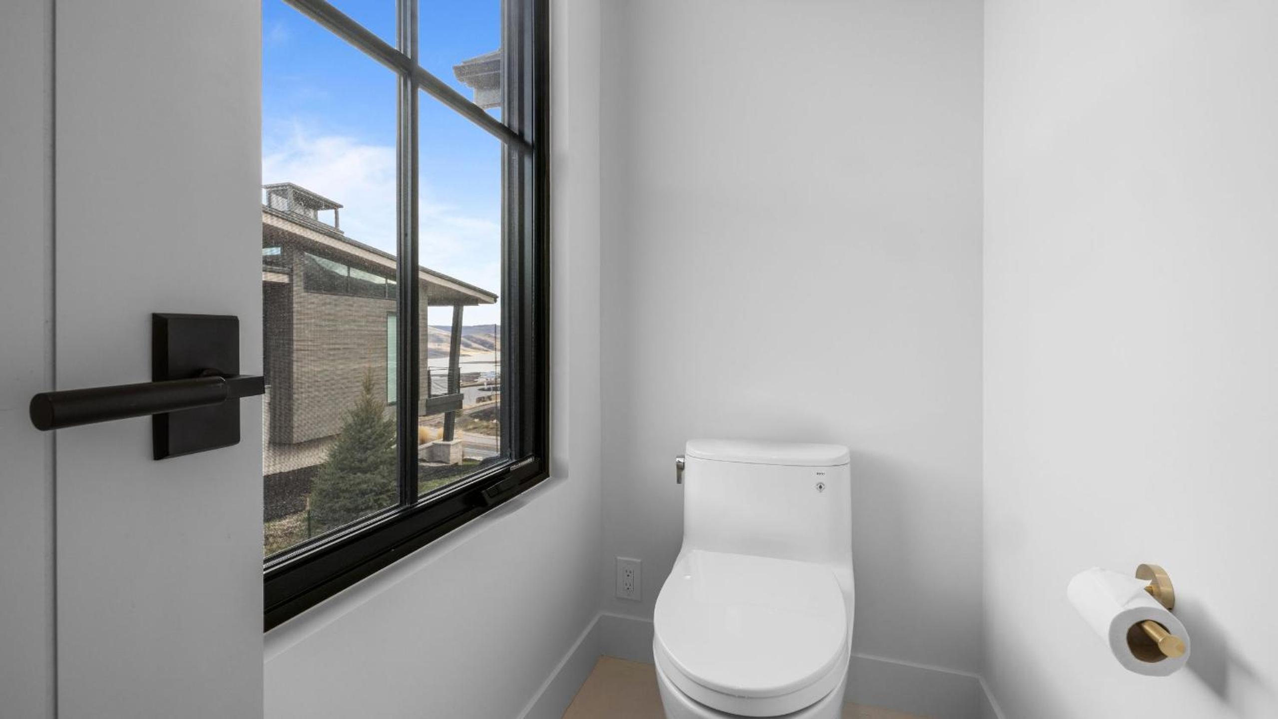 2 Min to Jordanelle Gondola • Hot Tub • Spa Suite • Movie Room Mountain Views Skyridge Summit by AvantStay