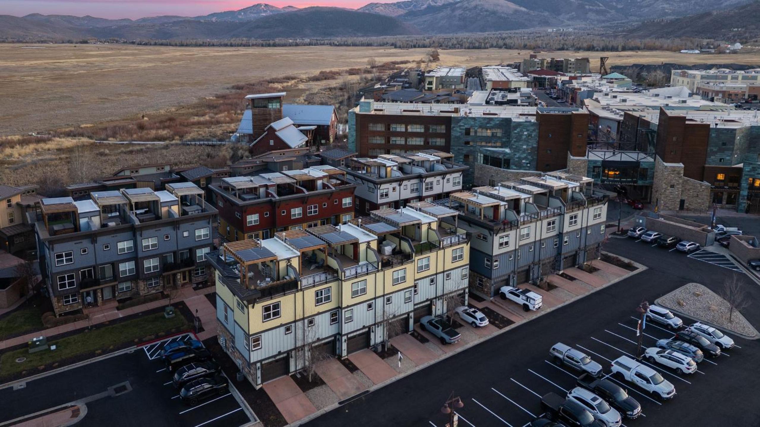 Rooftop Deck w Hot Tub Near Dining Ski Slopes The Lookout by AvantStay