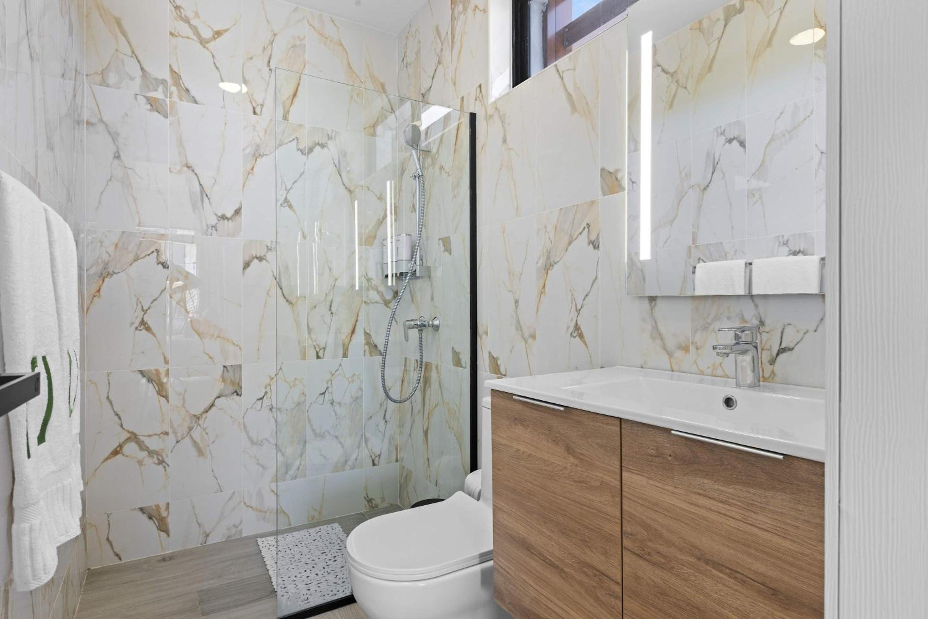 NOK Elegant 2BR Apt by Vistacana