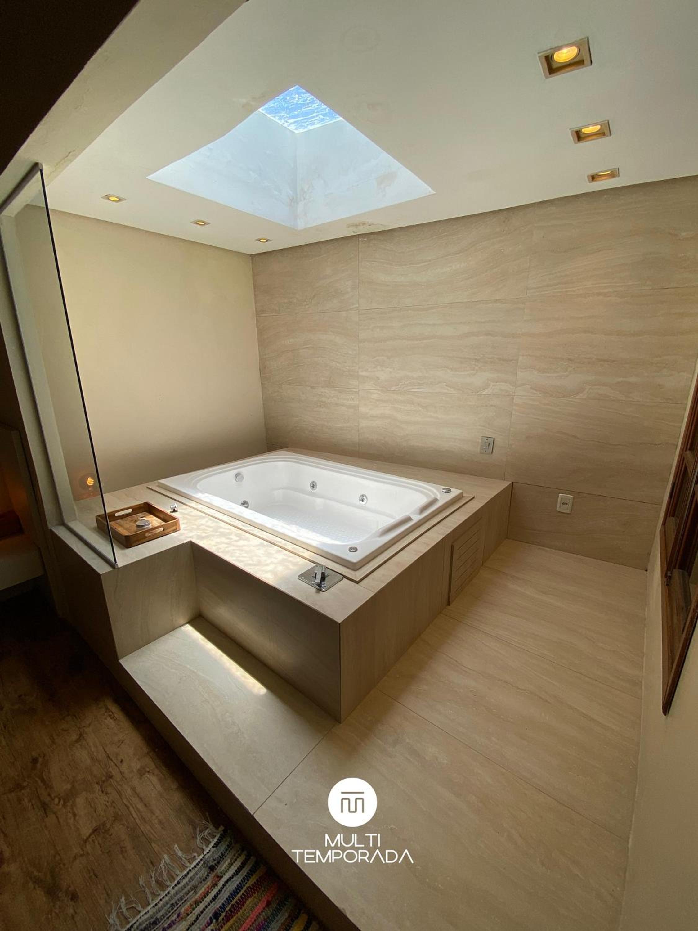 Casa 5 Ruas com Hidro - Rio Tavares Florianópolis