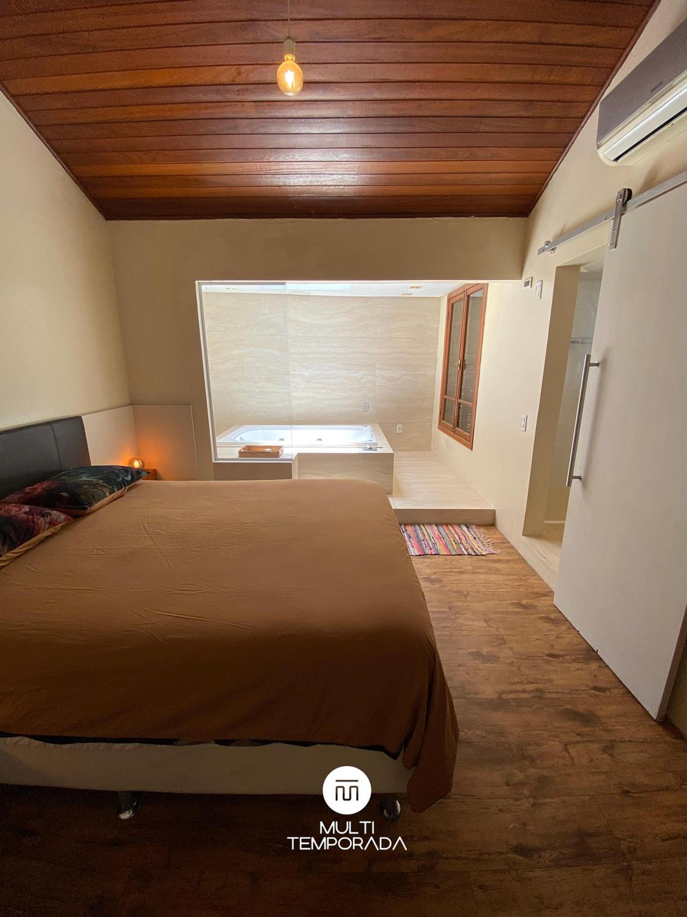 Casa 5 Ruas com Hidro - Rio Tavares Florianópolis