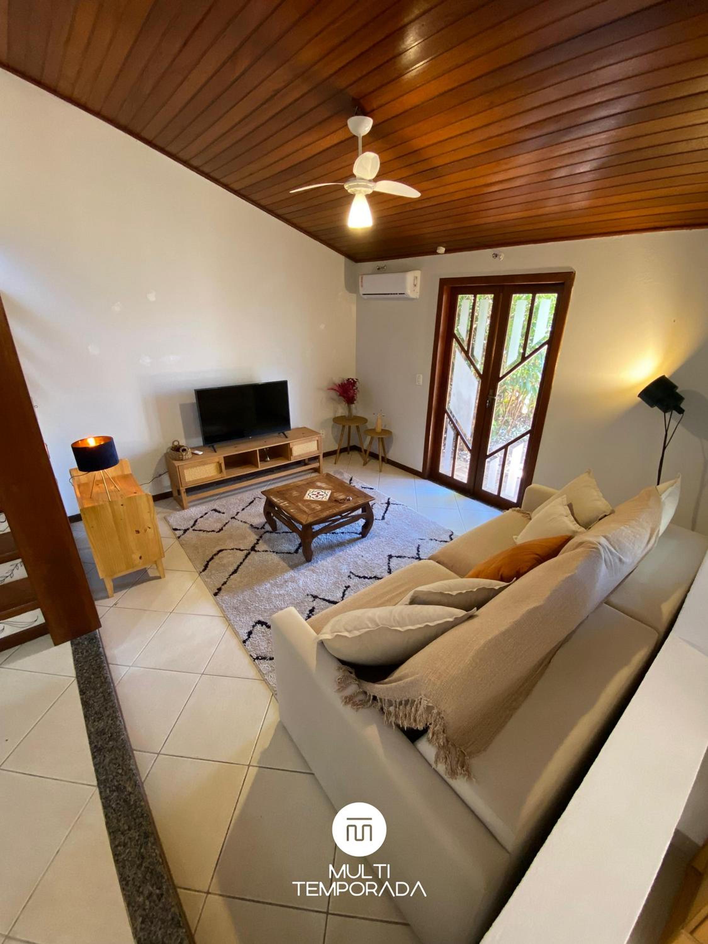 Casa 5 Ruas com Hidro - Rio Tavares Florianópolis