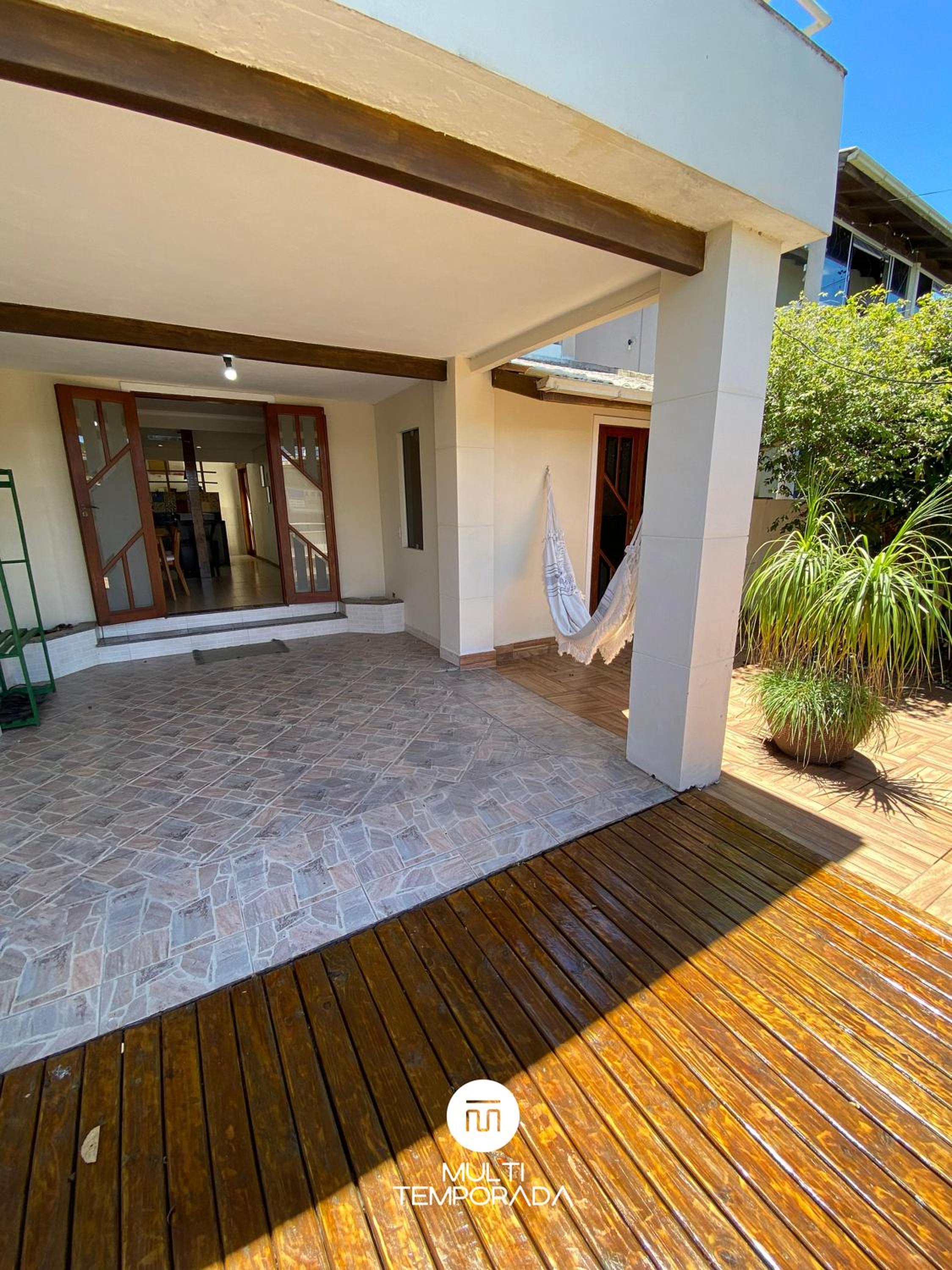 Casa 5 Ruas com Hidro - Rio Tavares Florianópolis