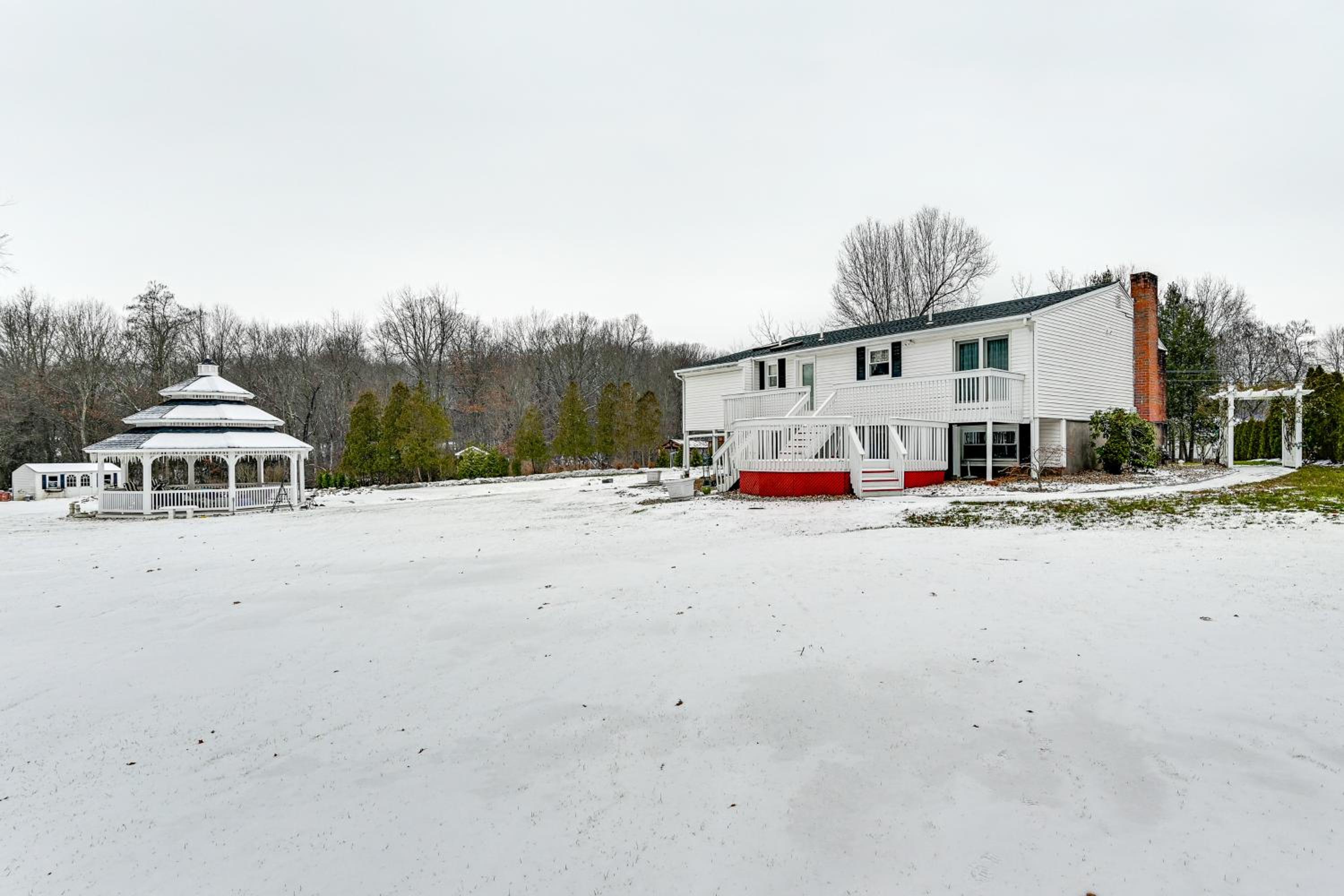 Spacious Yard with Gazebo Charming Windsor Retreat
