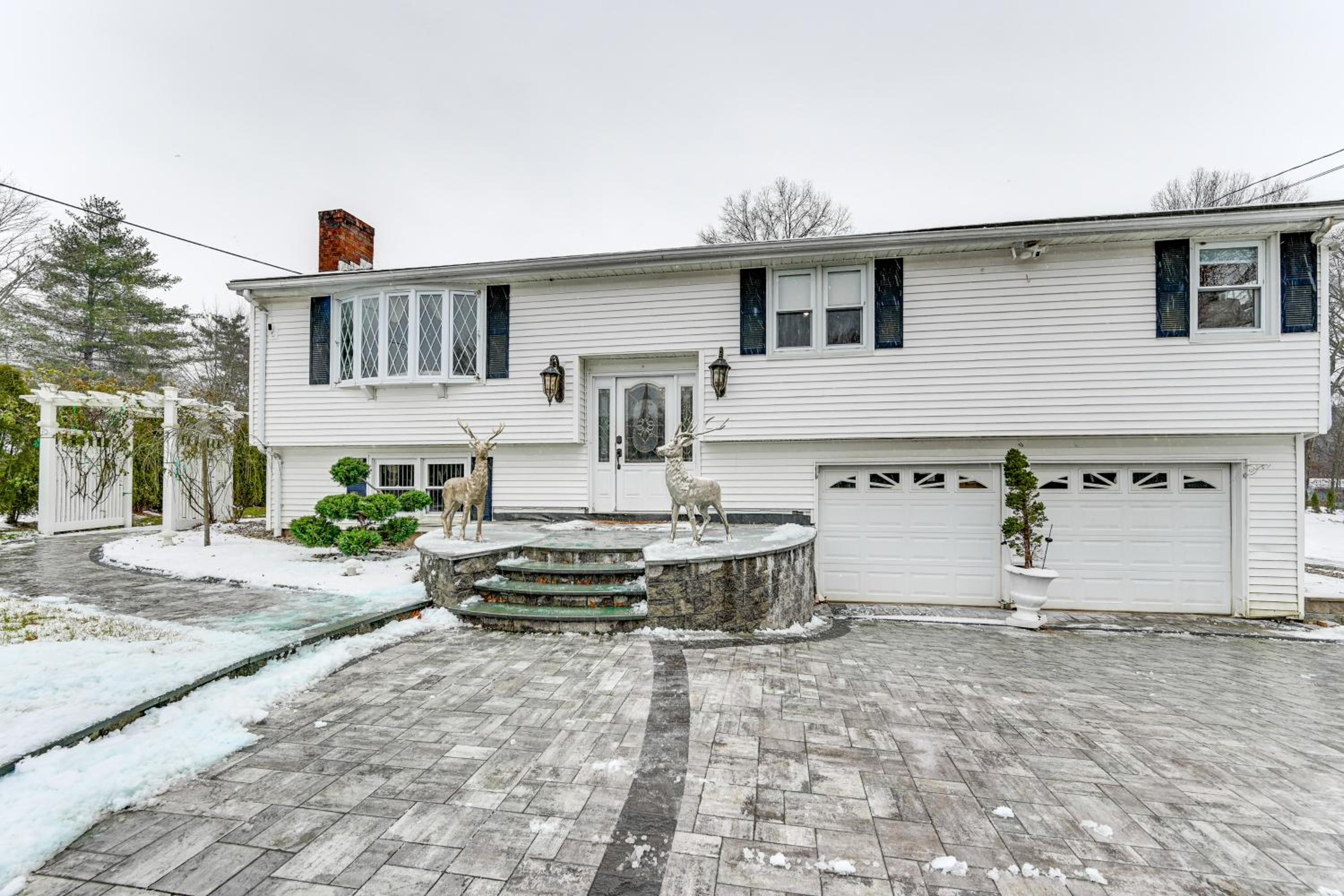 Spacious Yard with Gazebo Charming Windsor Retreat