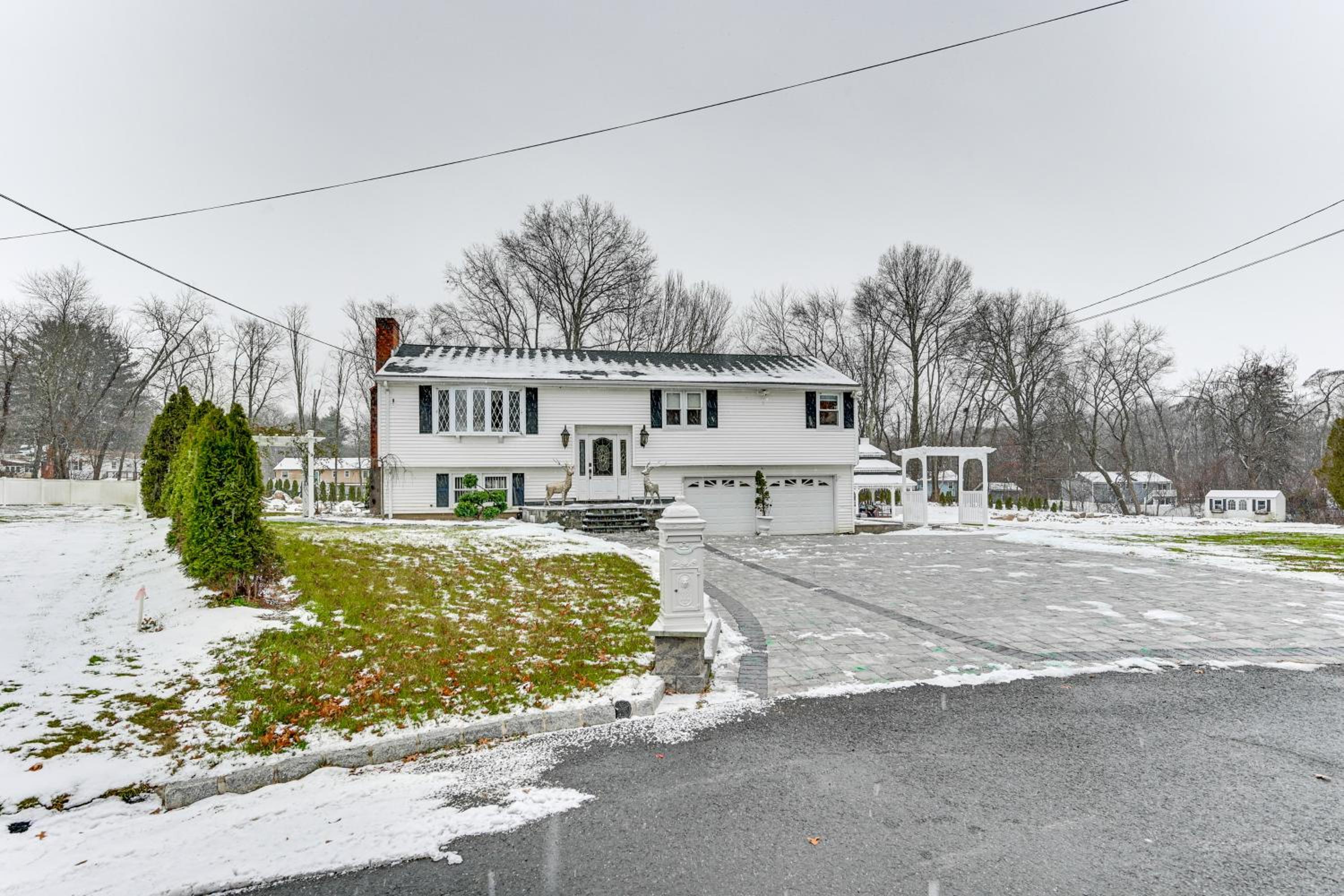 Spacious Yard with Gazebo Charming Windsor Retreat