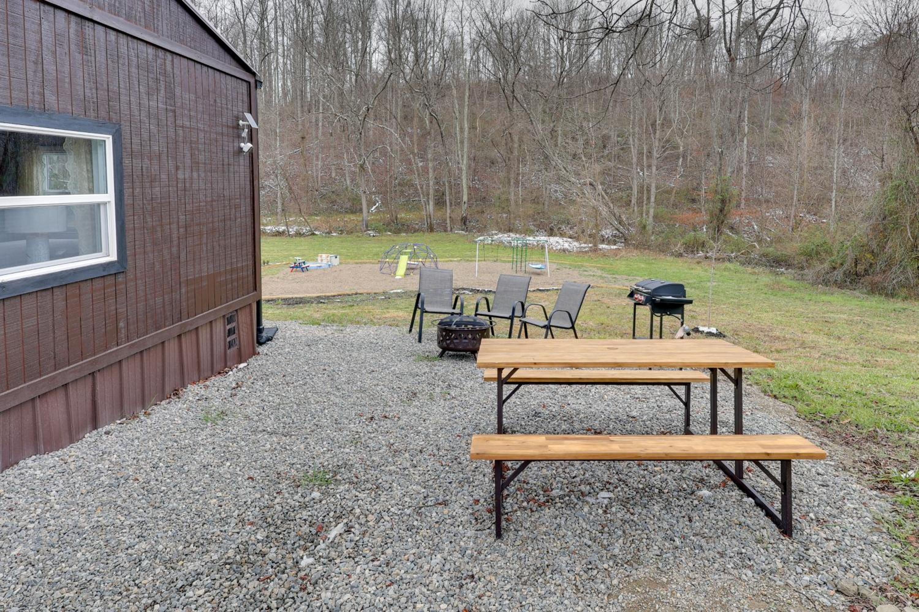 Hike, Fish and Hunt Serene Patriot Cabin!