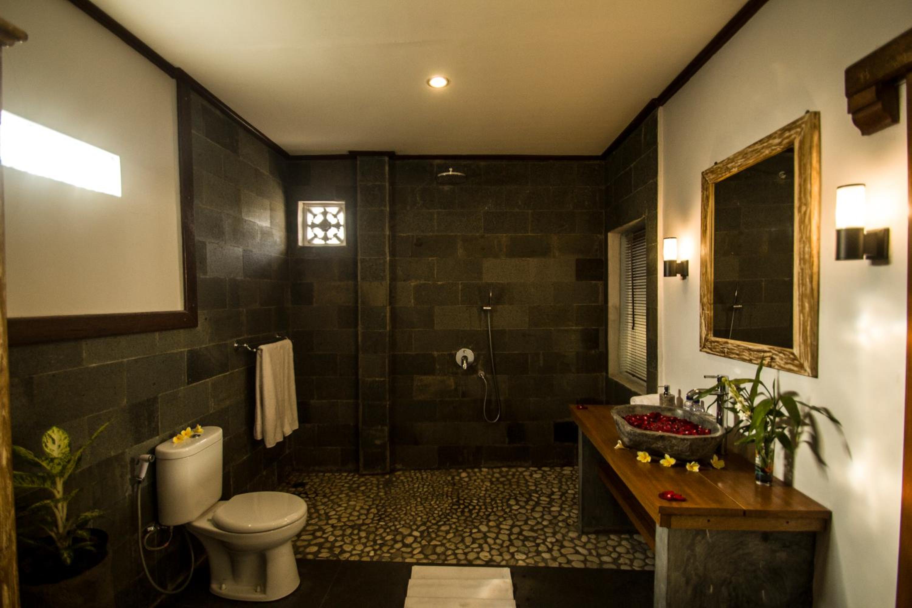 Akusara Guest House