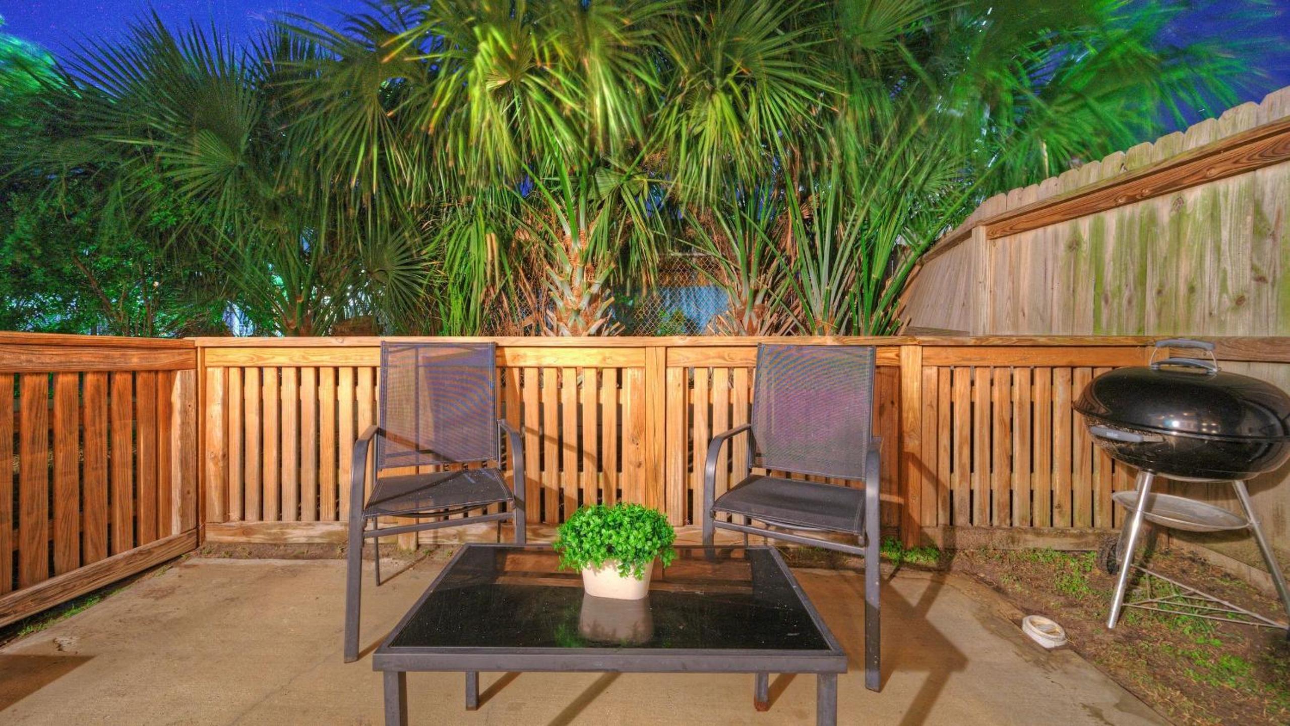 2 Cozy Cottages Fire Pit Walkable Location in Spanish Village