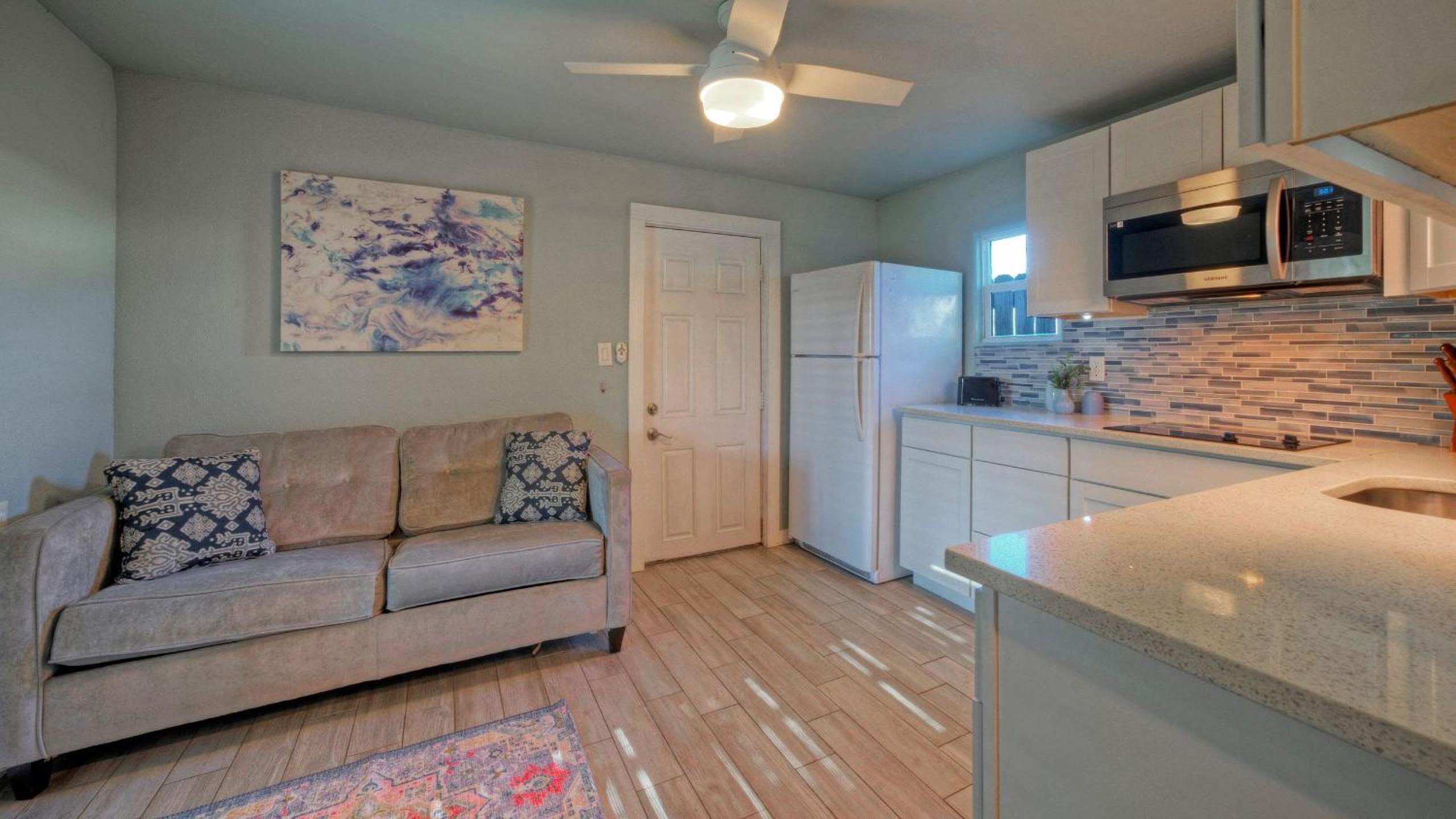 2 Cozy Cottages Fire Pit Walkable Location in Spanish Village