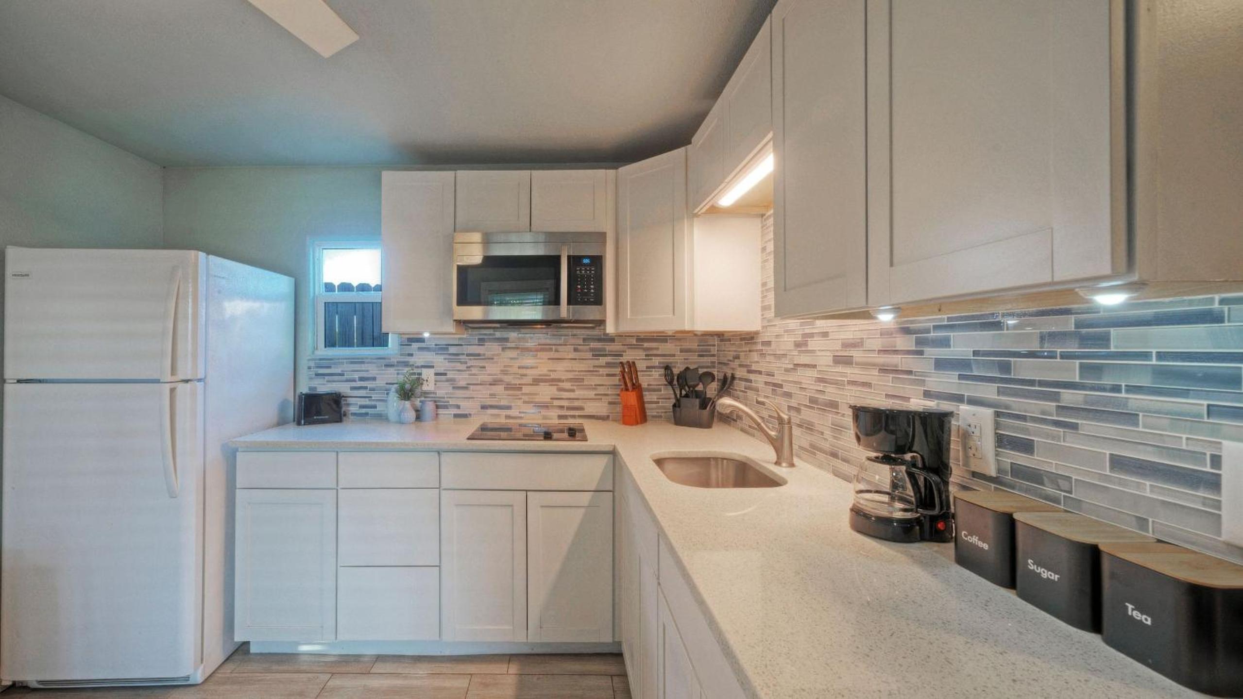 2 Cozy Cottages Fire Pit Walkable Location in Spanish Village