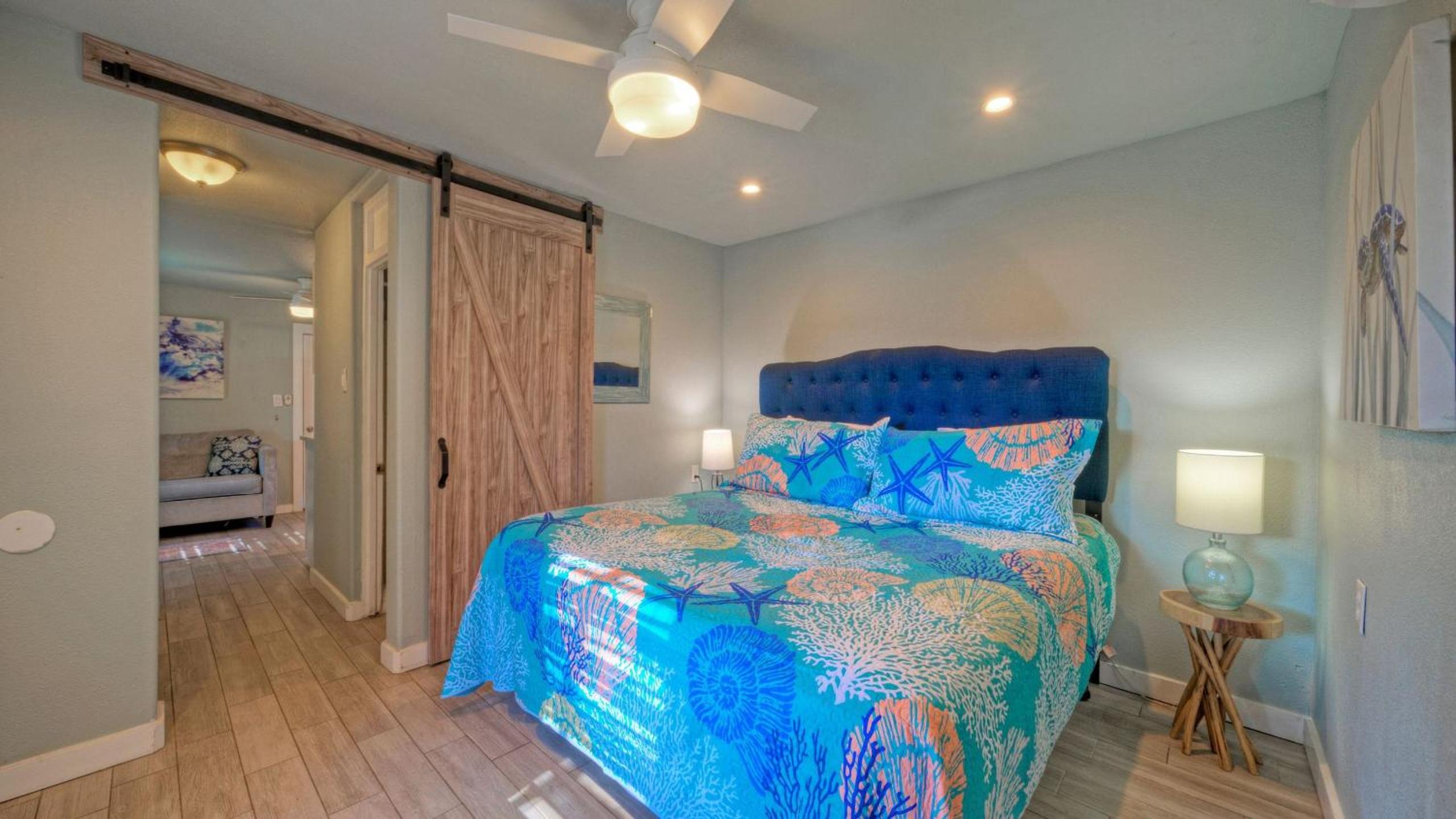 2 Cozy Cottages Fire Pit Walkable Location in Spanish Village