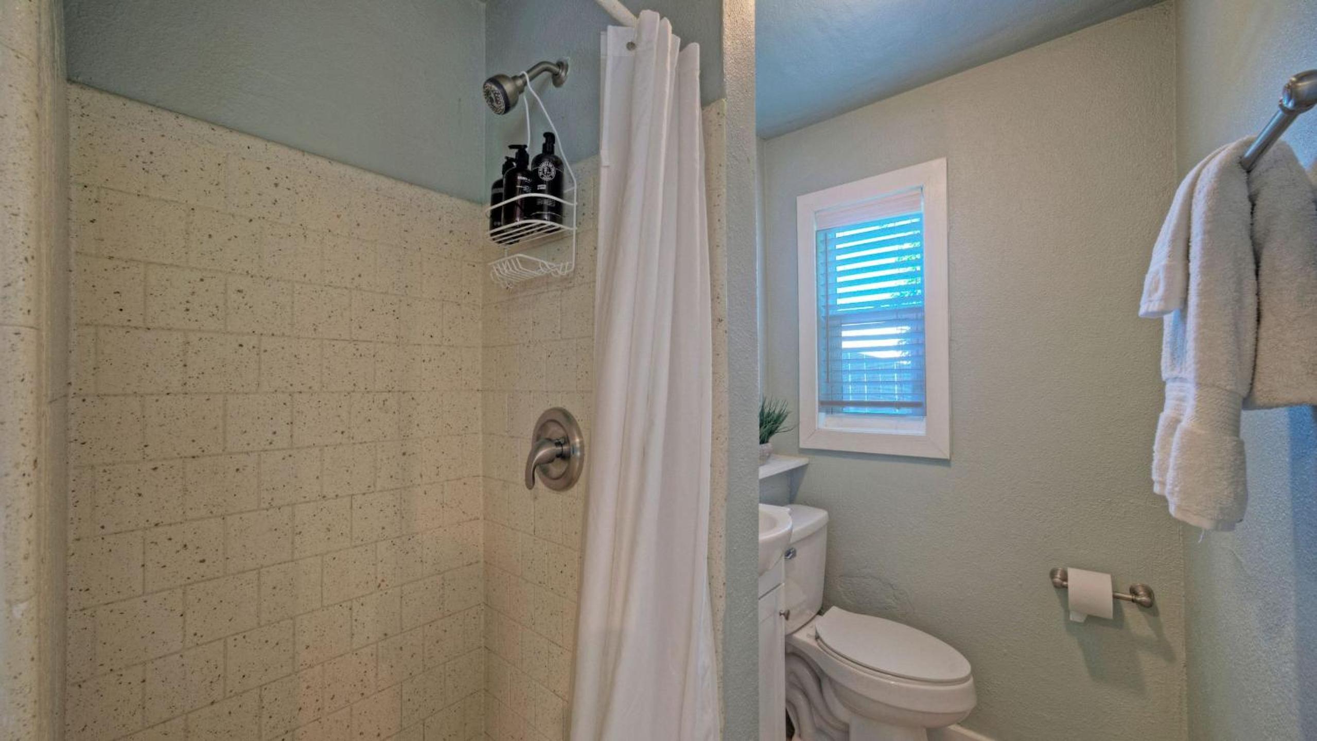 2 Cozy Cottages Fire Pit Walkable Location in Spanish Village