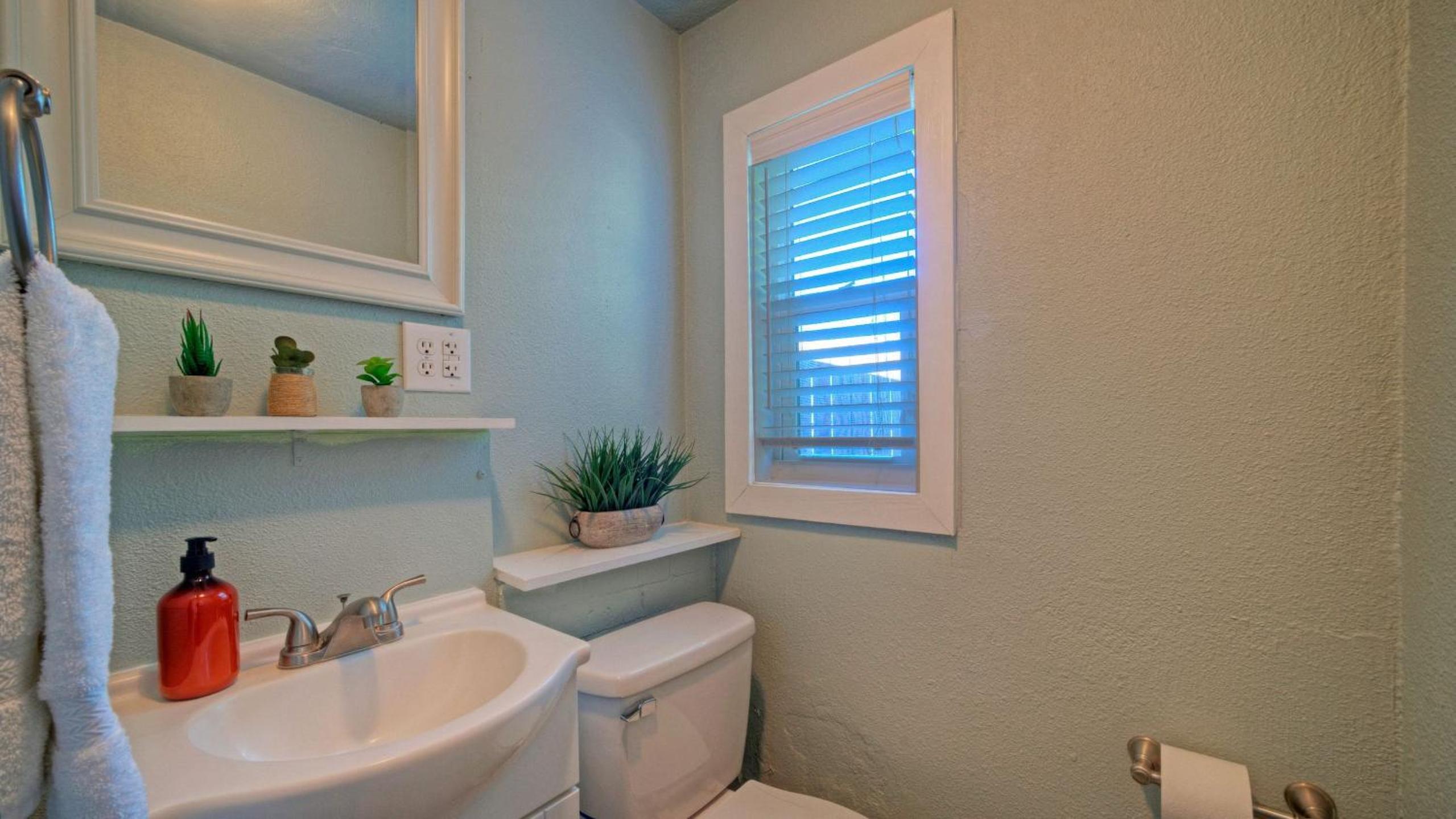 2 Cozy Cottages Fire Pit Walkable Location in Spanish Village