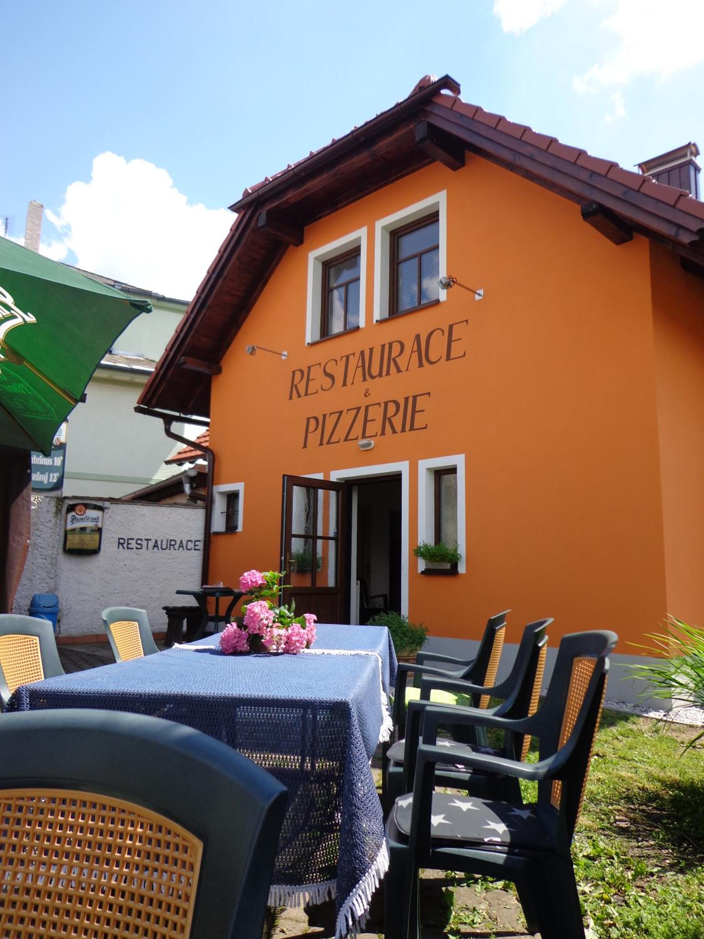 Penzion a restaurace U Strnada