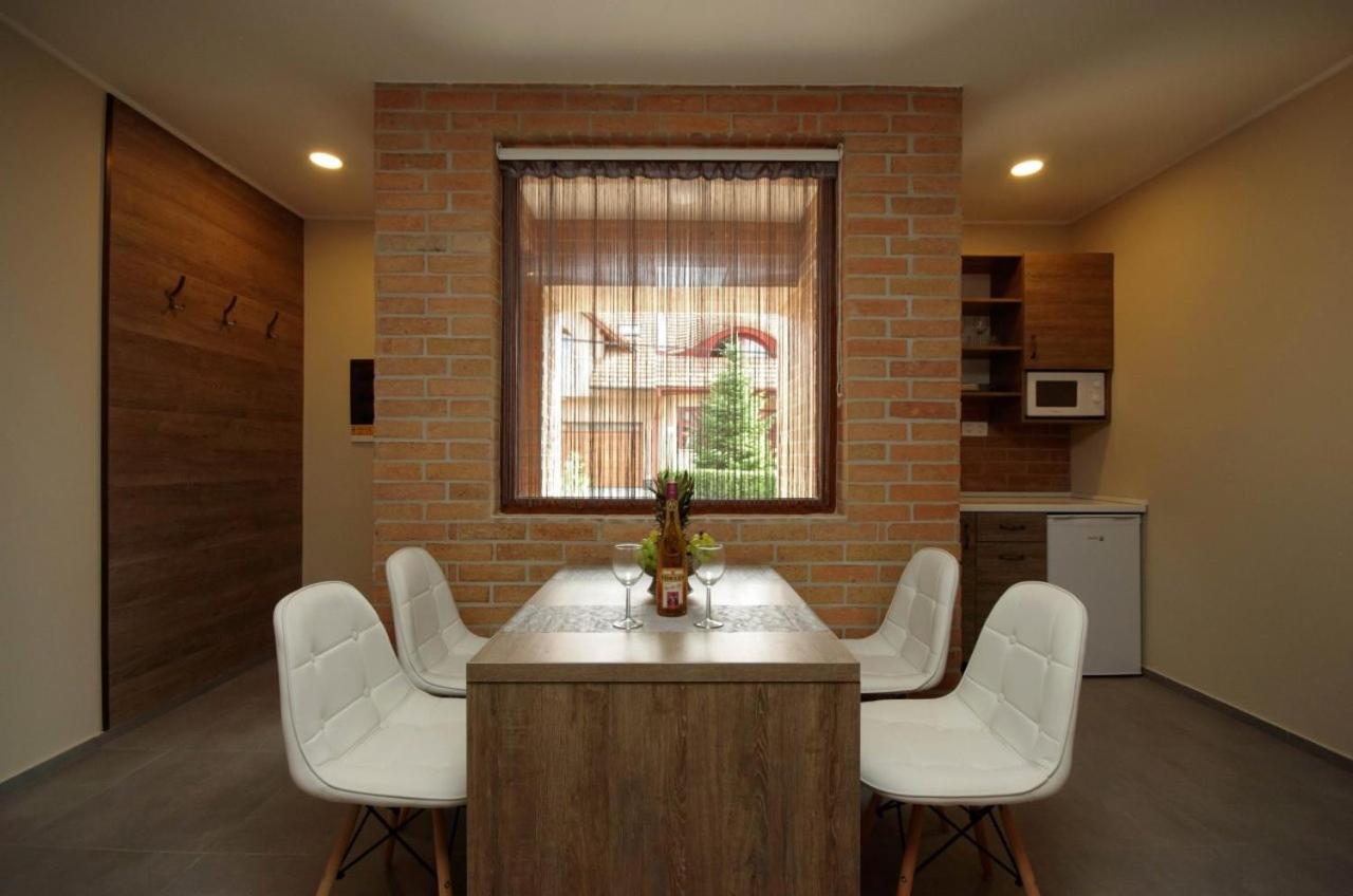 Hotel Mosoly Deluxe Apartman - Image 1