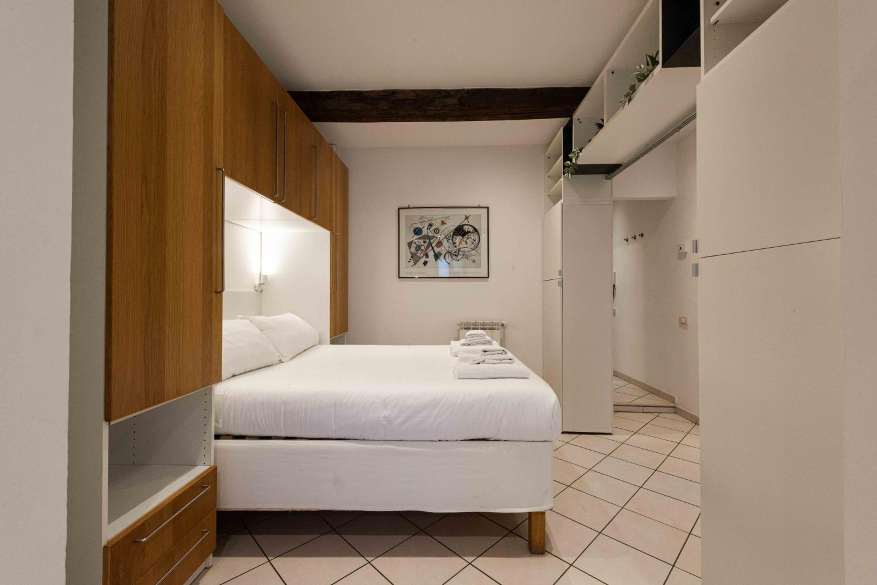 Ariento Apartments By MMega