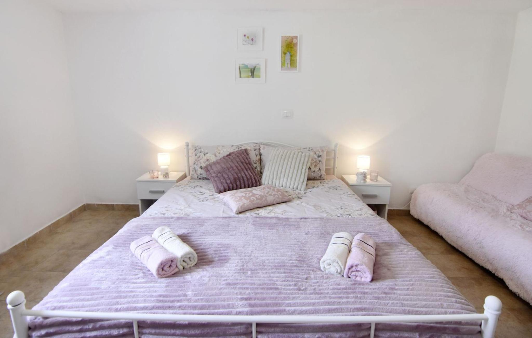Villa with private pool and garden retreat