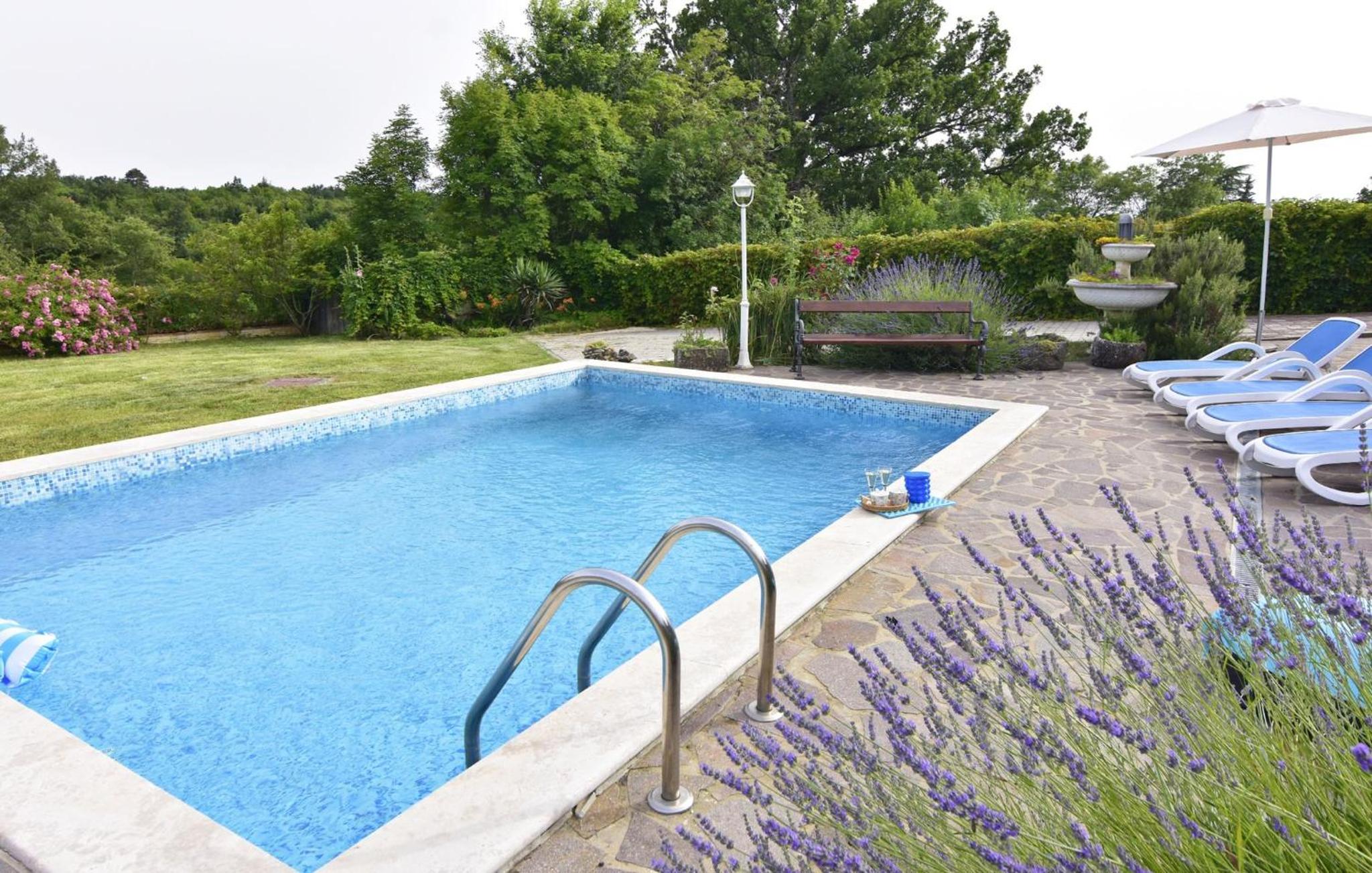 Villa with private pool and garden retreat