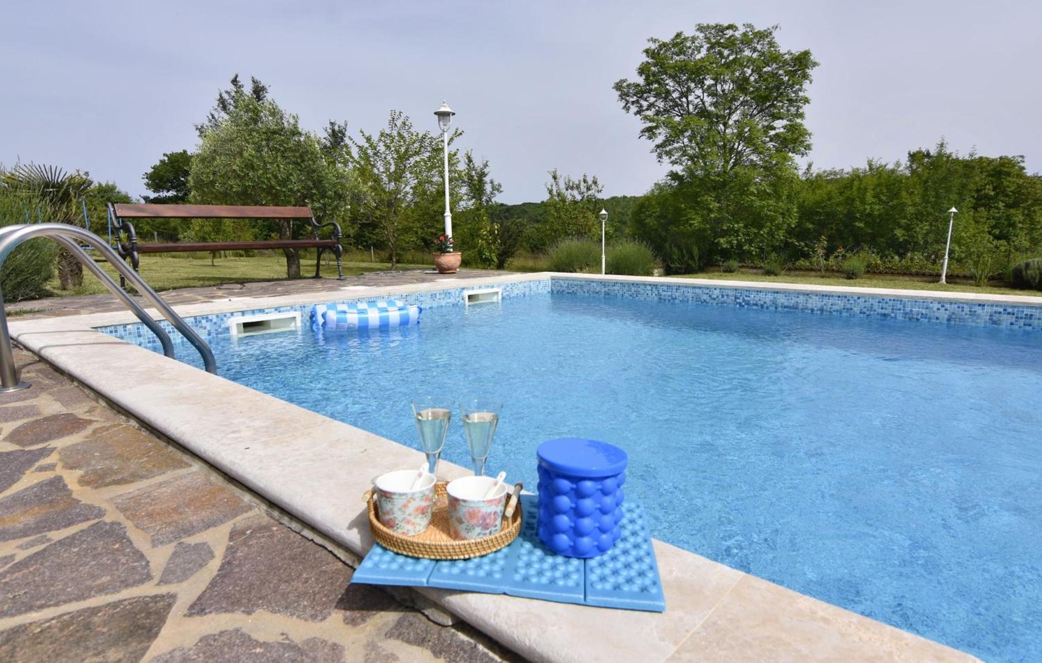 Villa with private pool and garden retreat