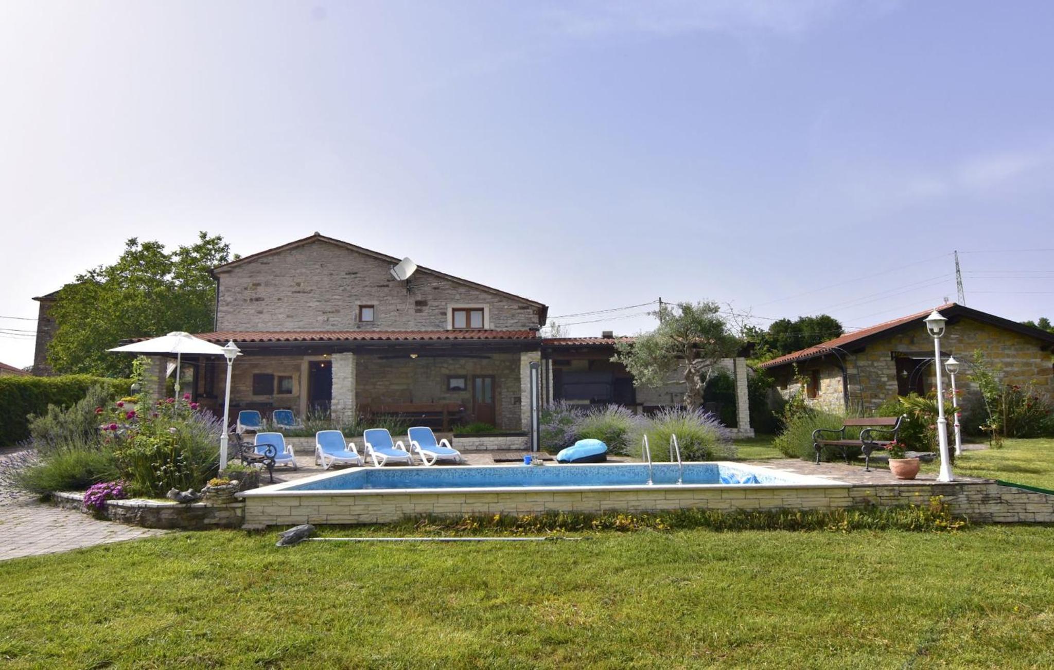 Villa with private pool and garden retreat