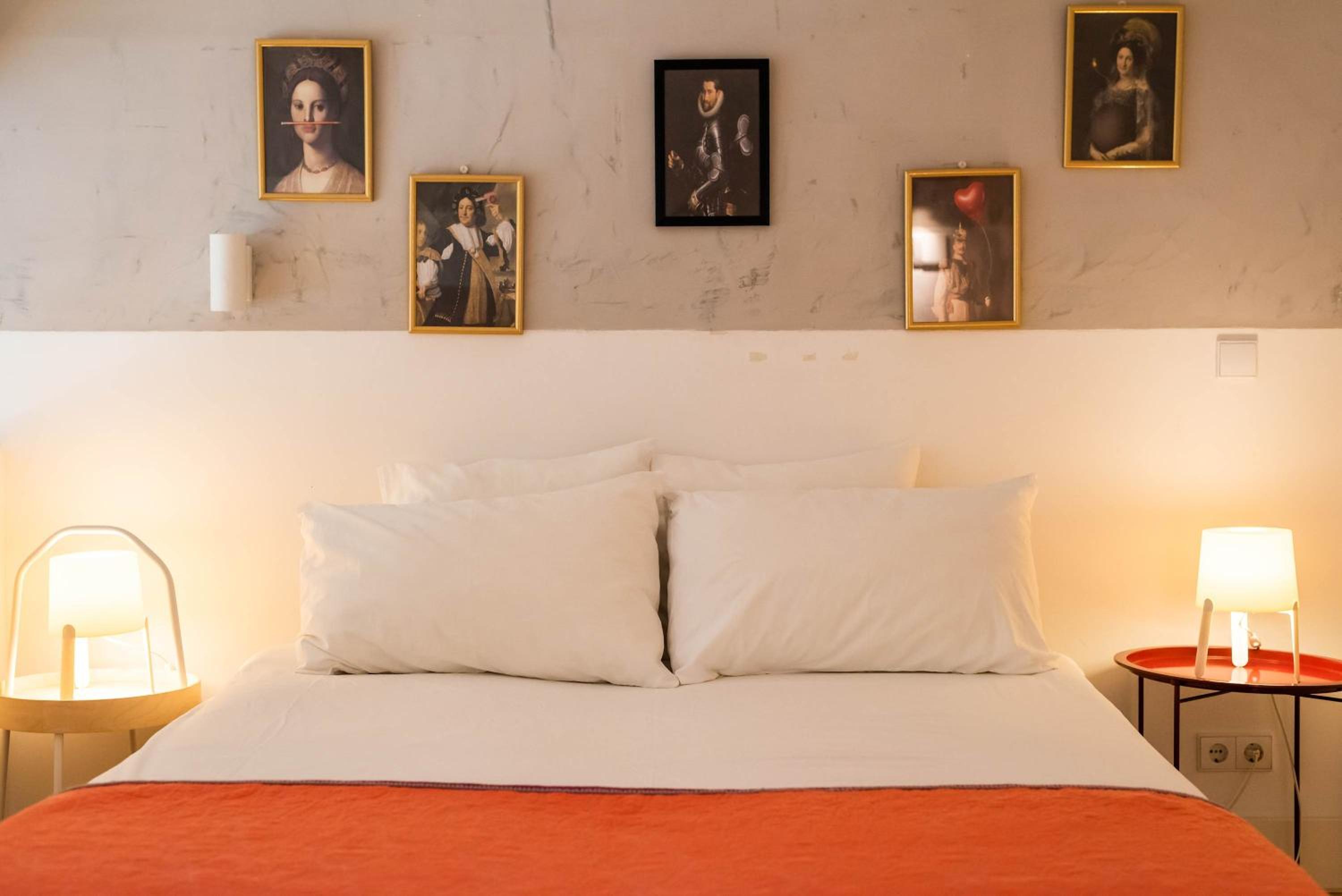 Stylish Apartment near Timeout Market