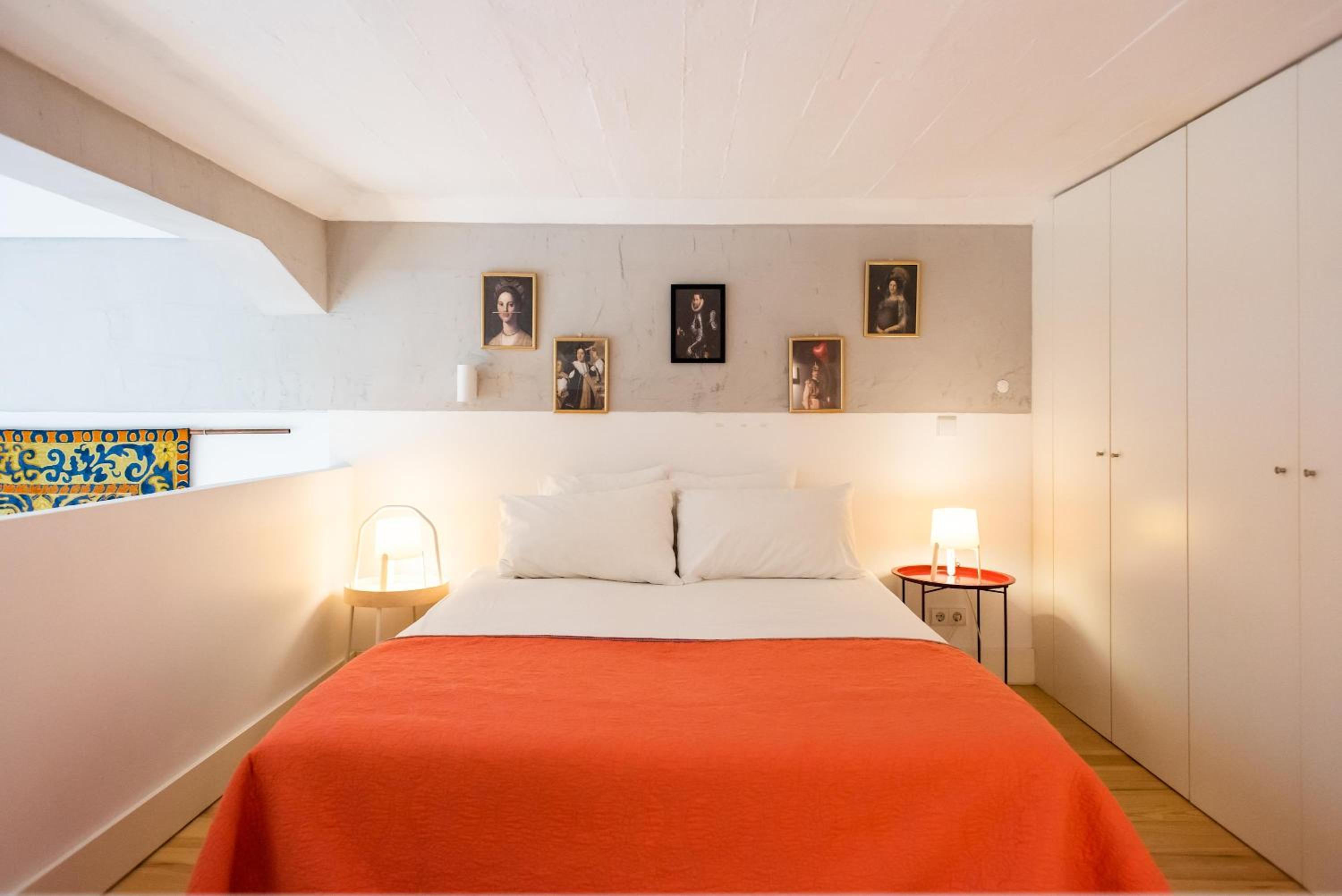 Stylish Apartment near Timeout Market