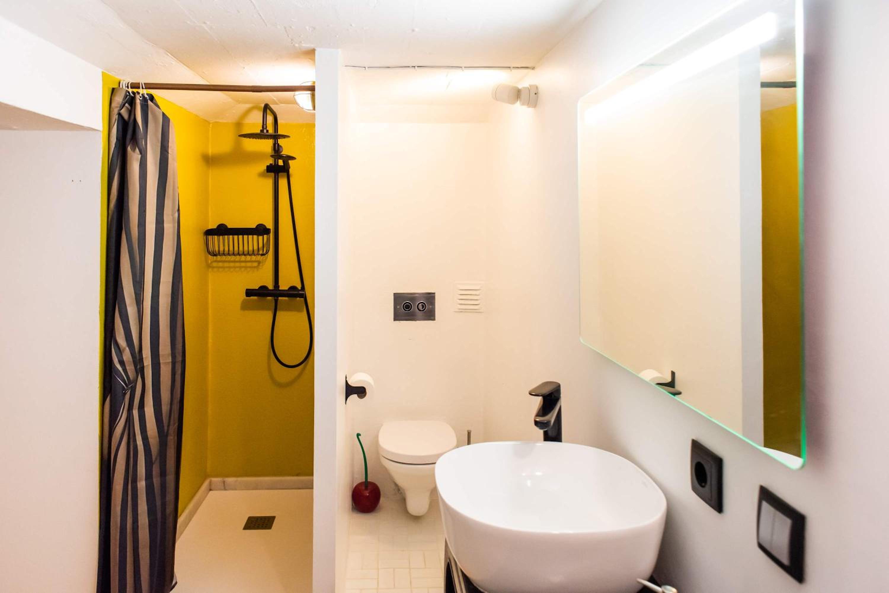 Stylish Apartment near Timeout Market