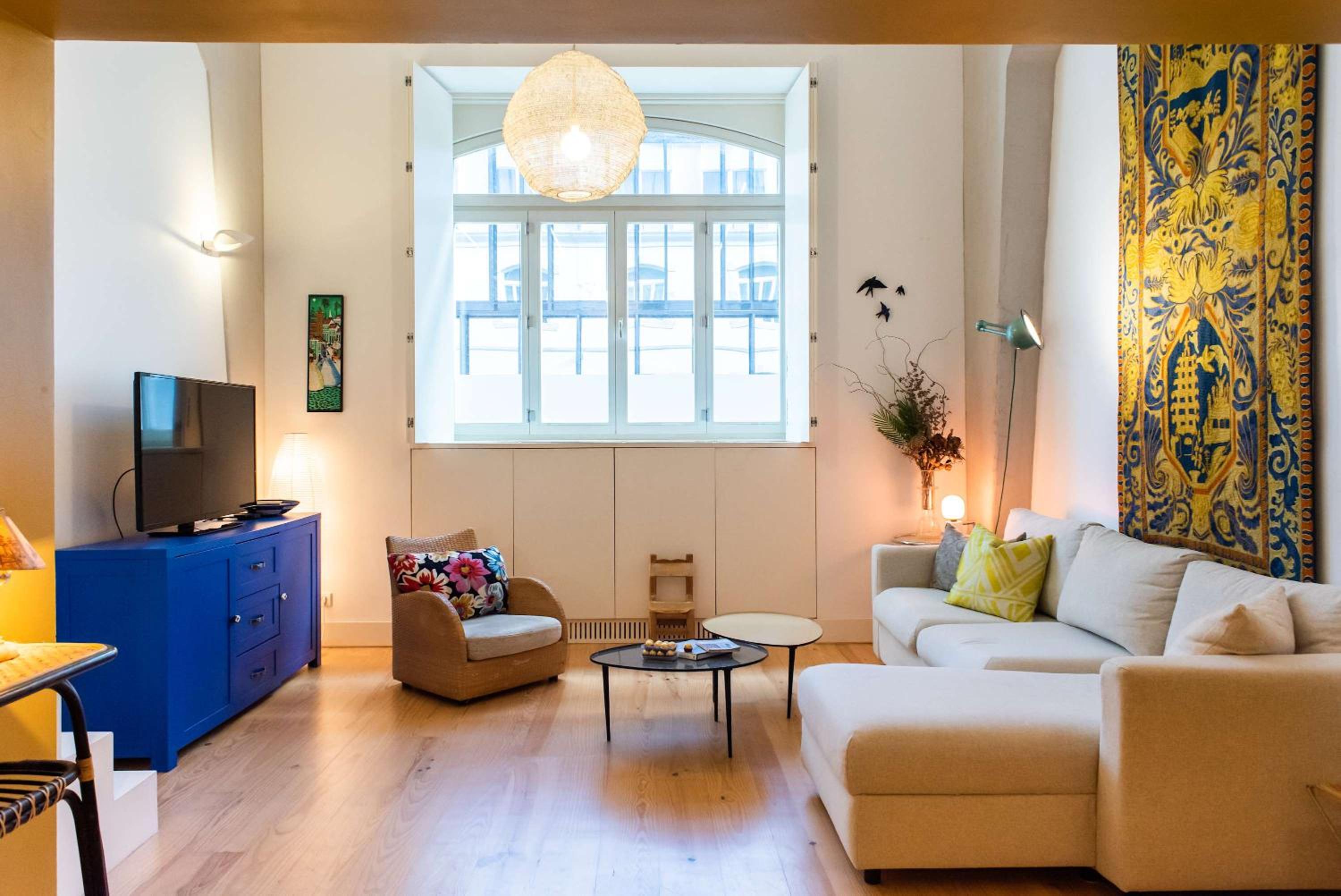 Stylish Apartment near Timeout Market
