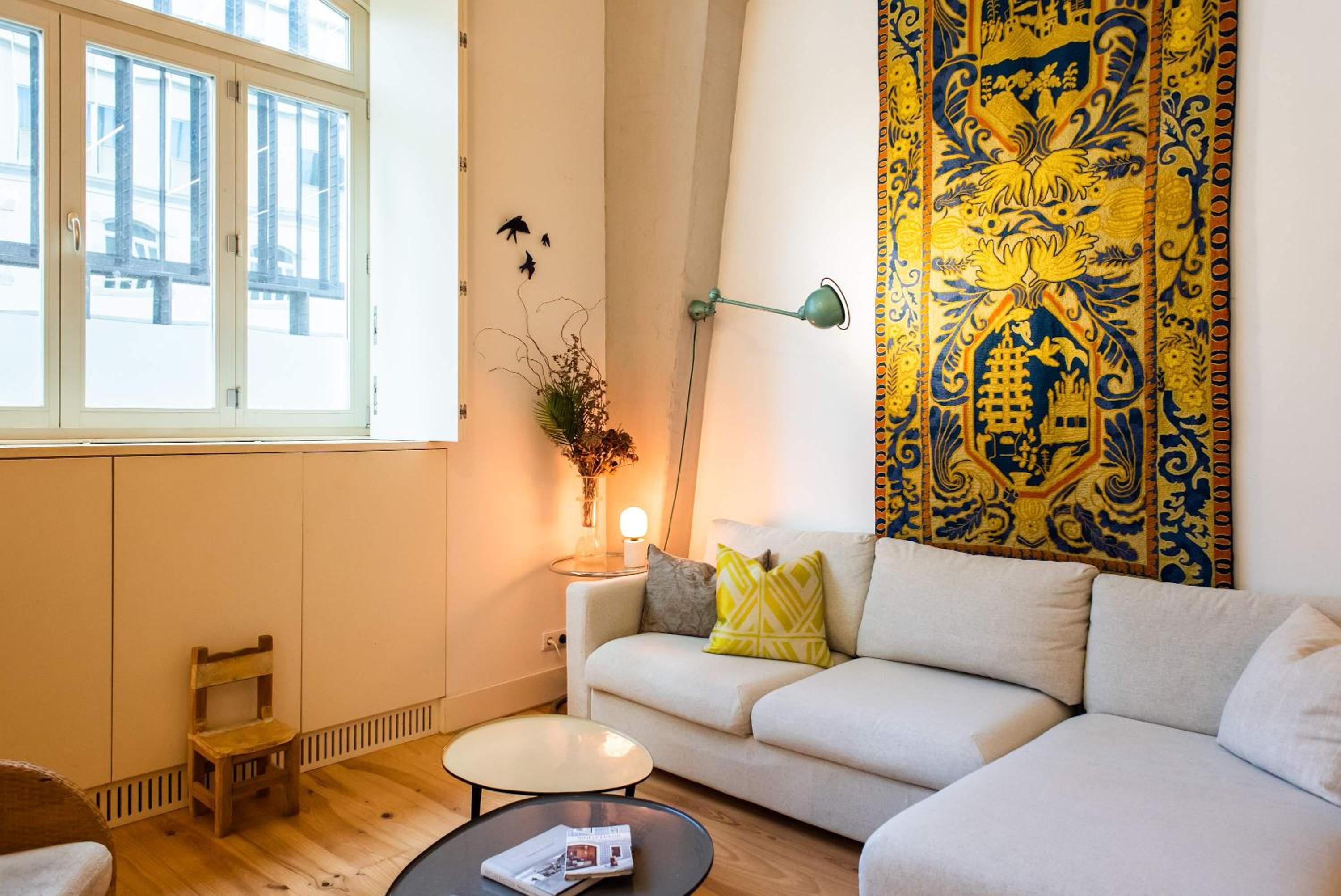 Stylish Apartment near Timeout Market