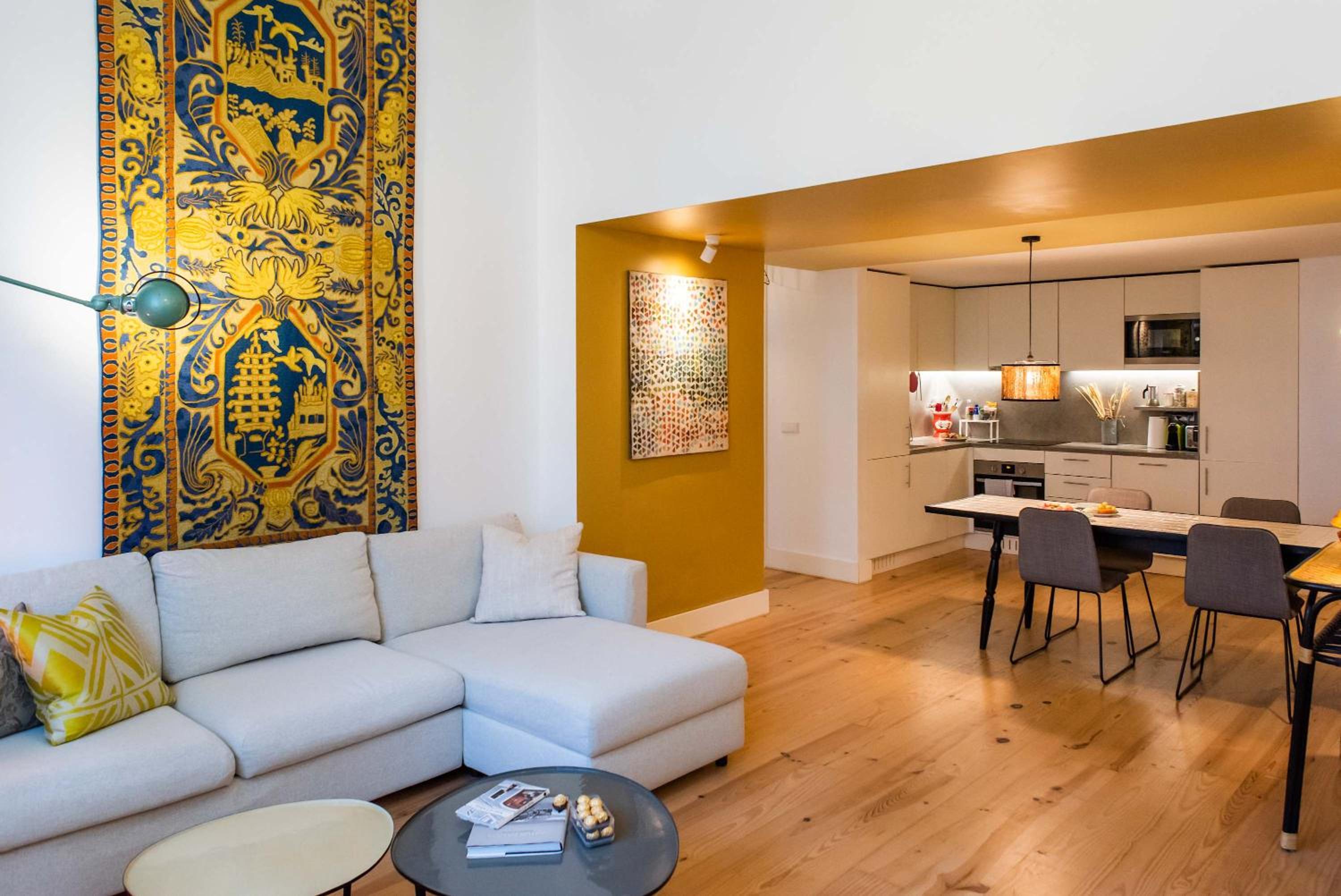 Stylish Apartment near Timeout Market