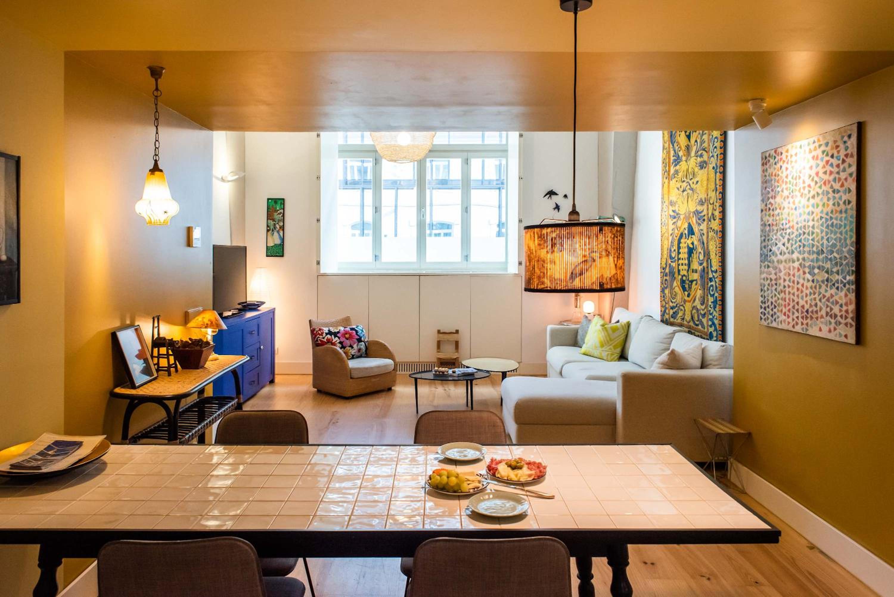 Stylish Apartment near Timeout Market
