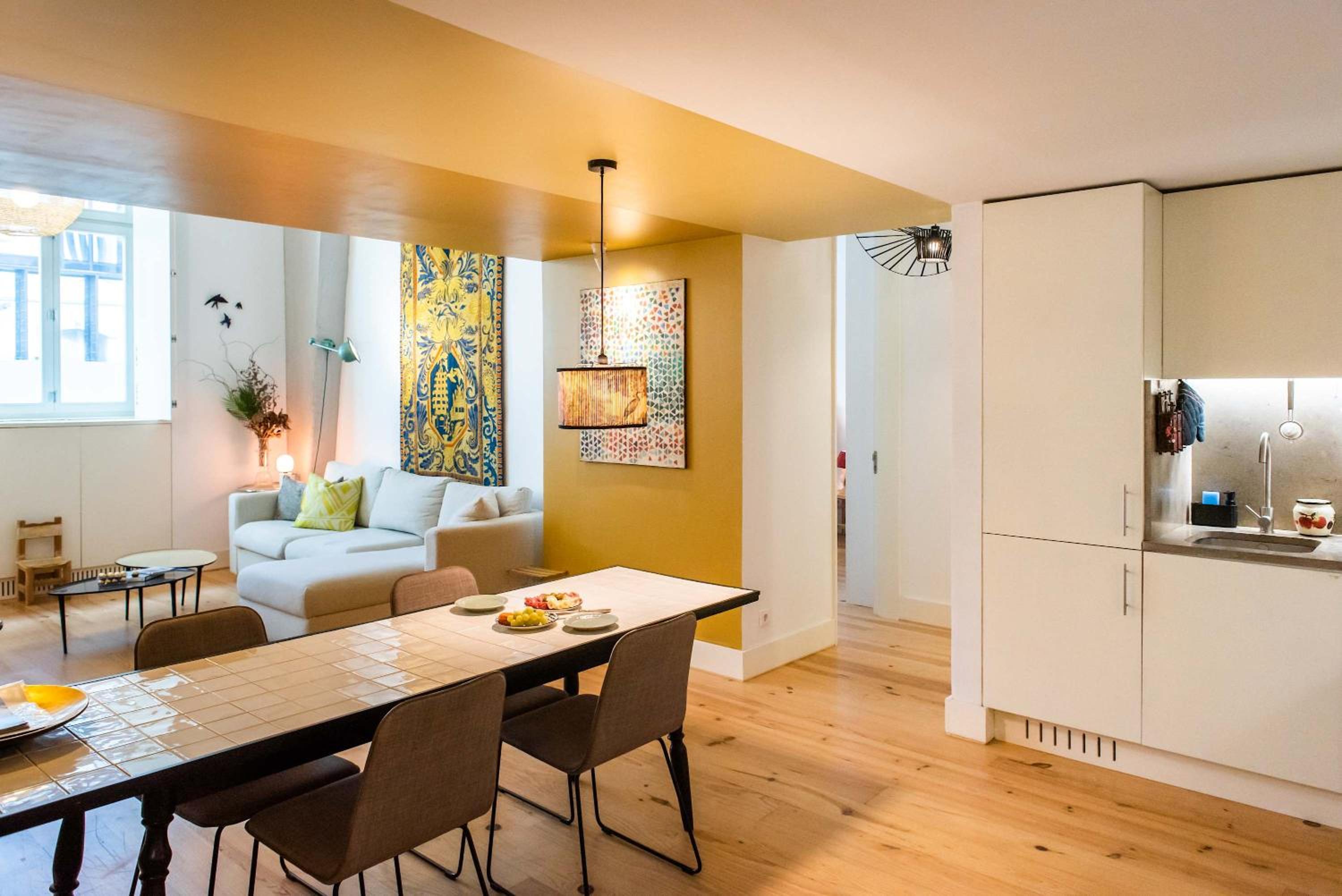 Stylish Apartment near Timeout Market