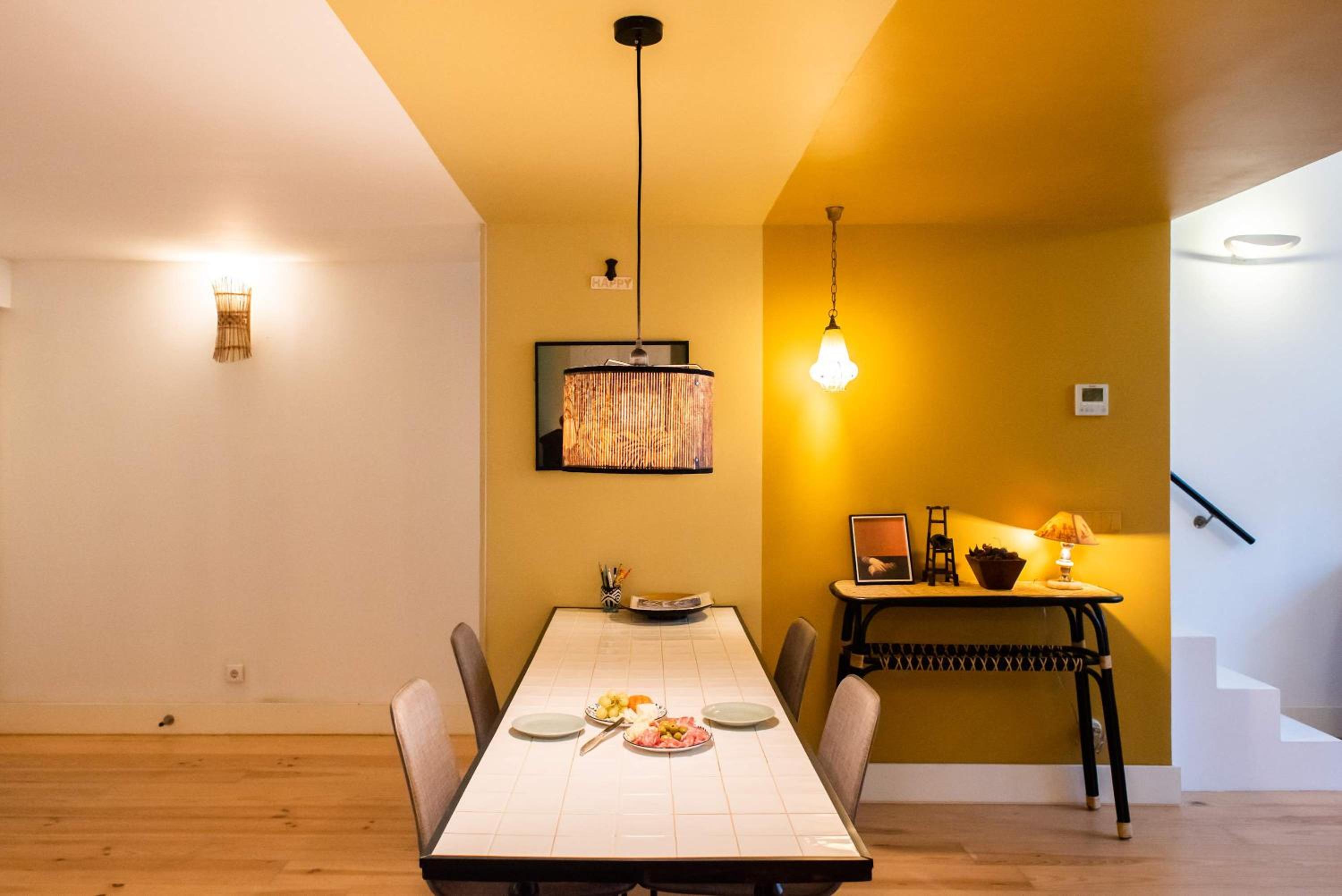 Stylish Apartment near Timeout Market