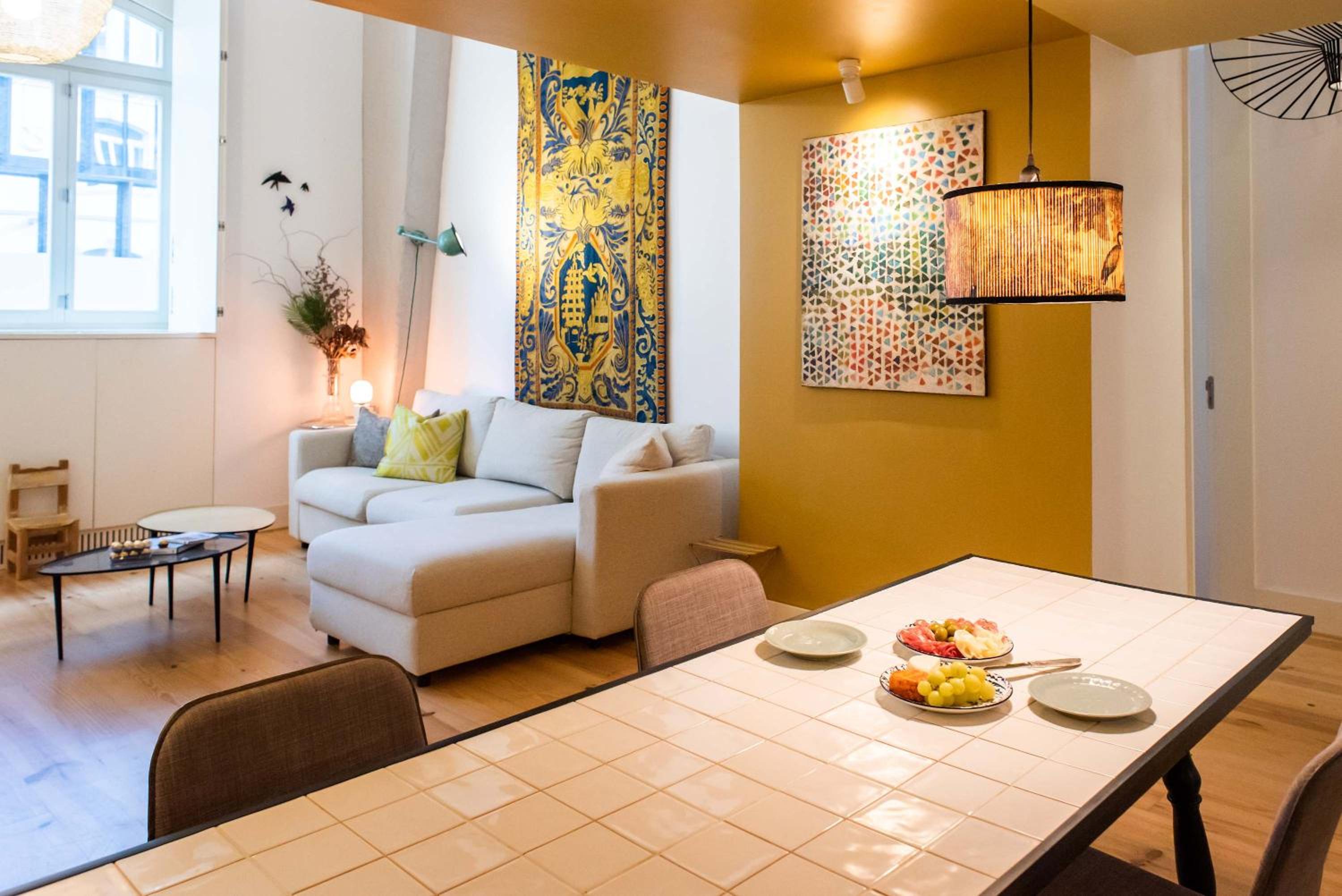 Stylish Apartment near Timeout Market
